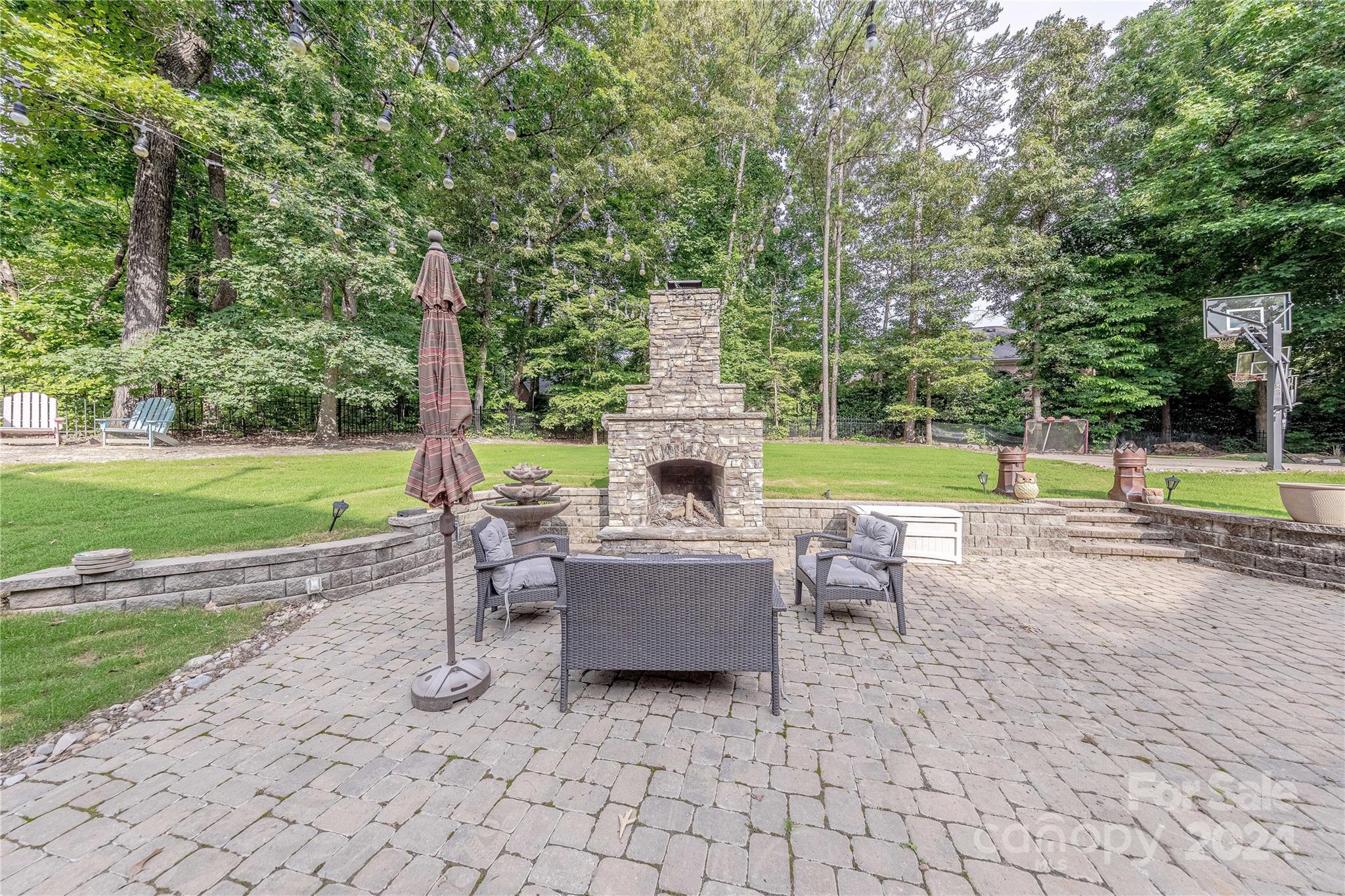 1021 Seminole Drive