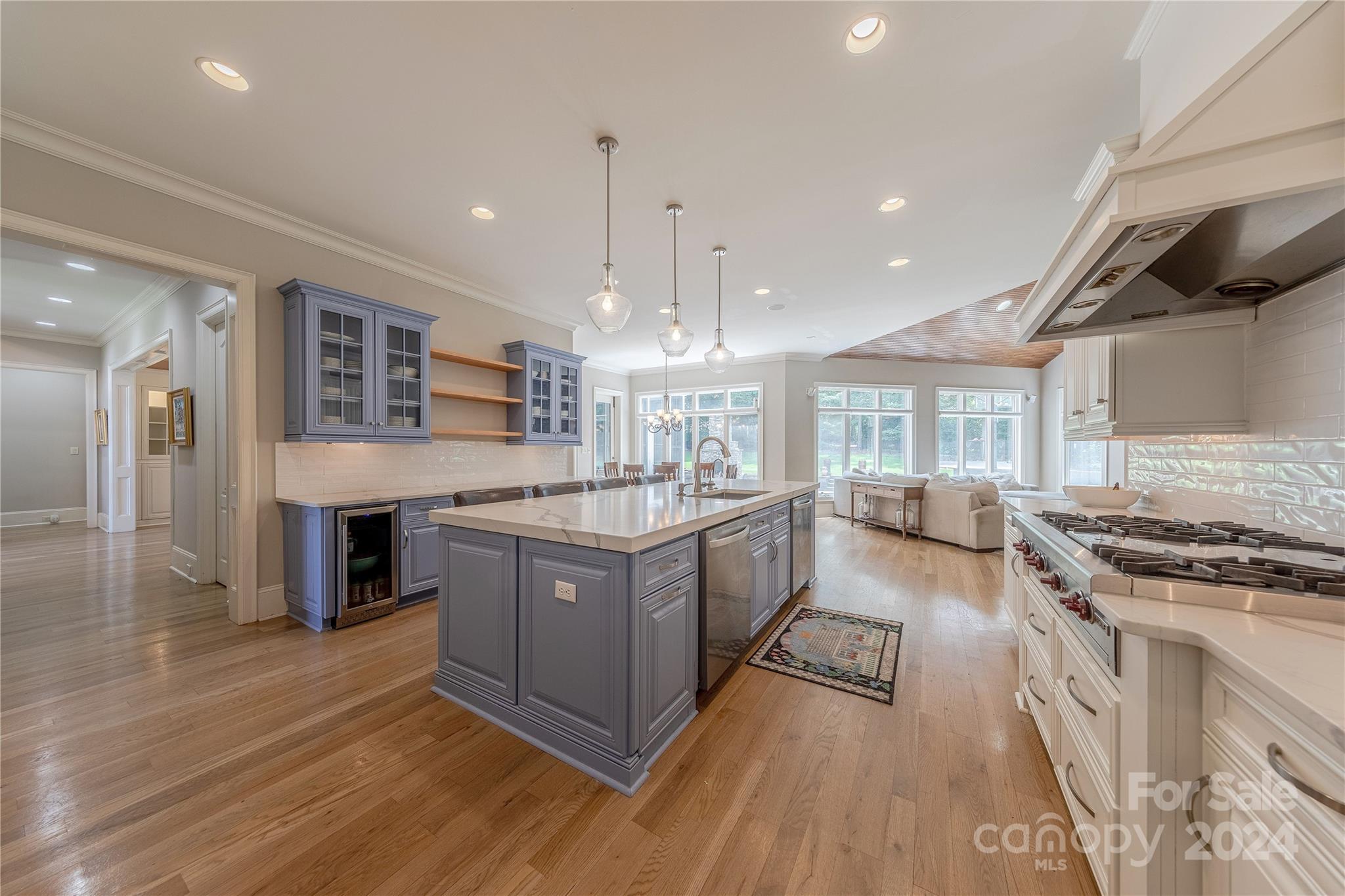 1021 Seminole Drive