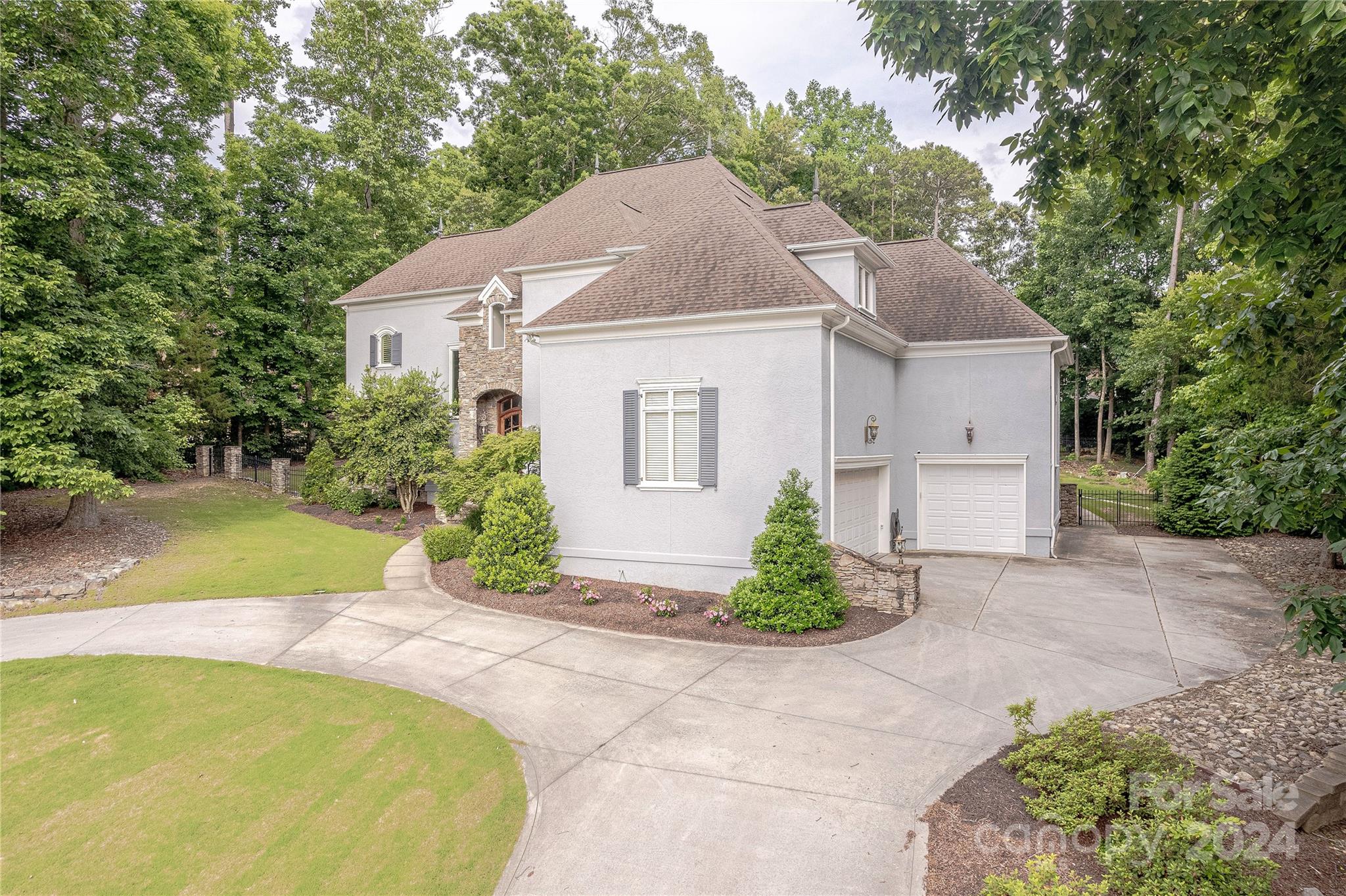 1021 Seminole Drive