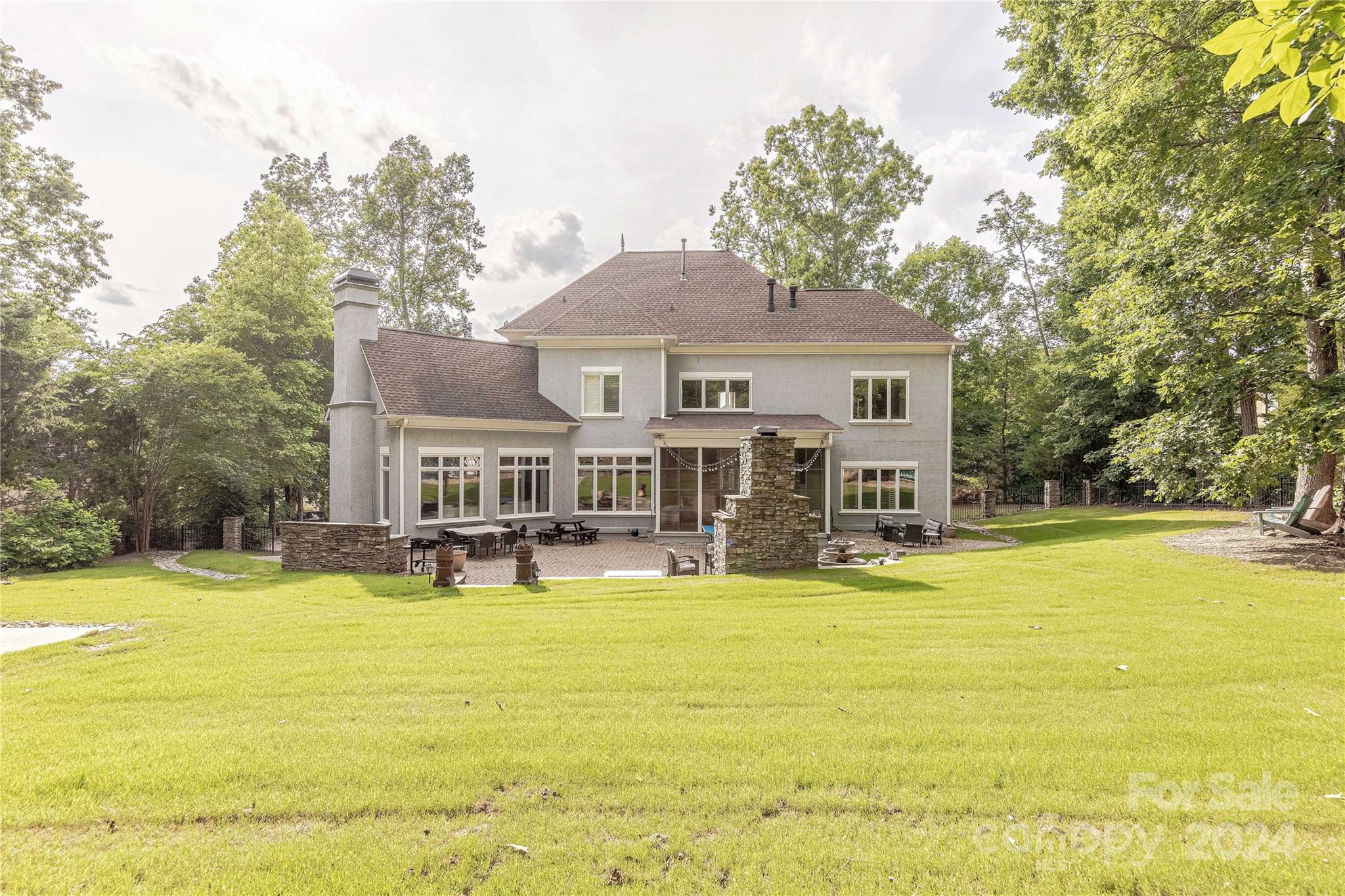 1021 Seminole Drive
