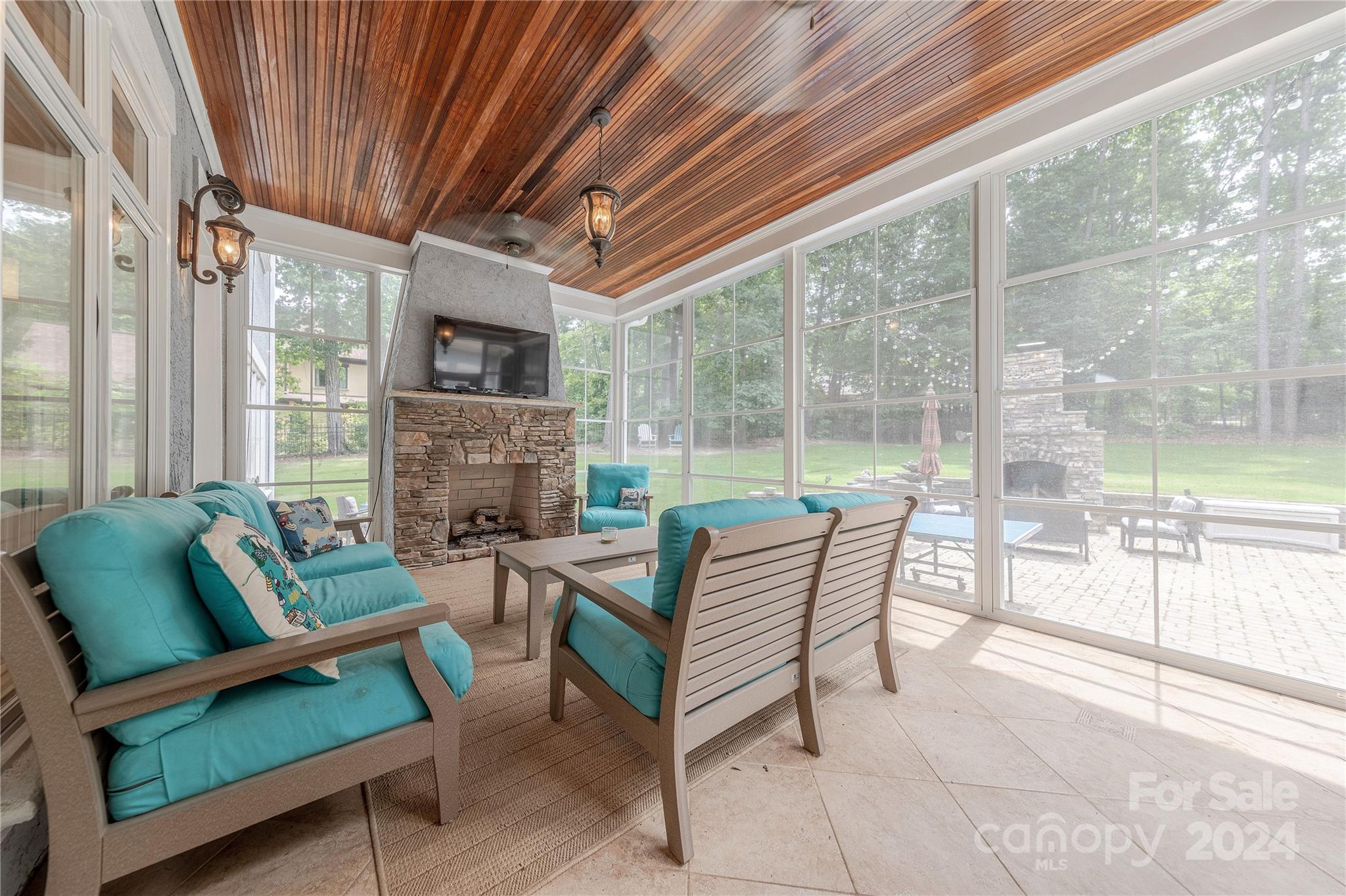 1021 Seminole Drive