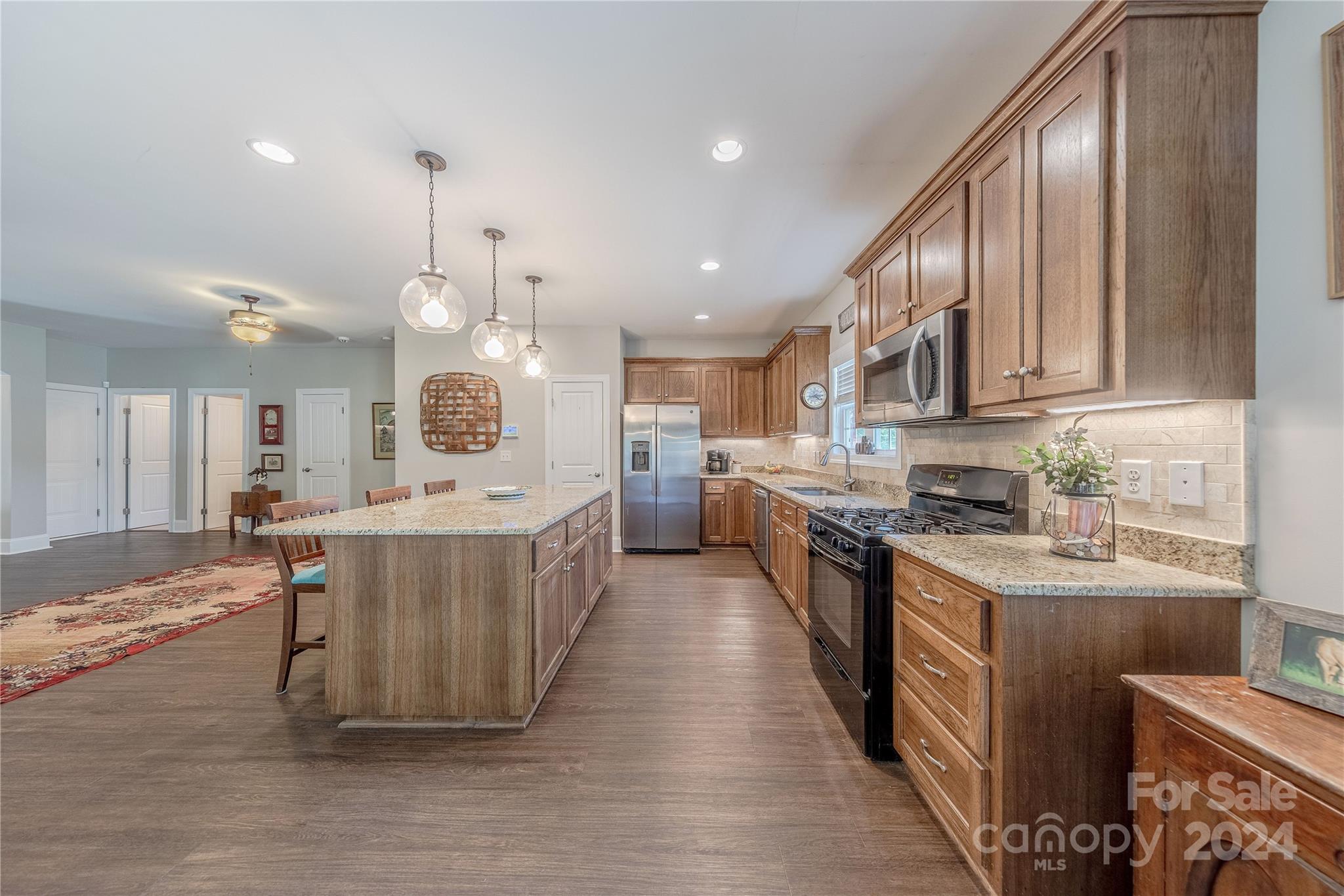 3611 Crow Road