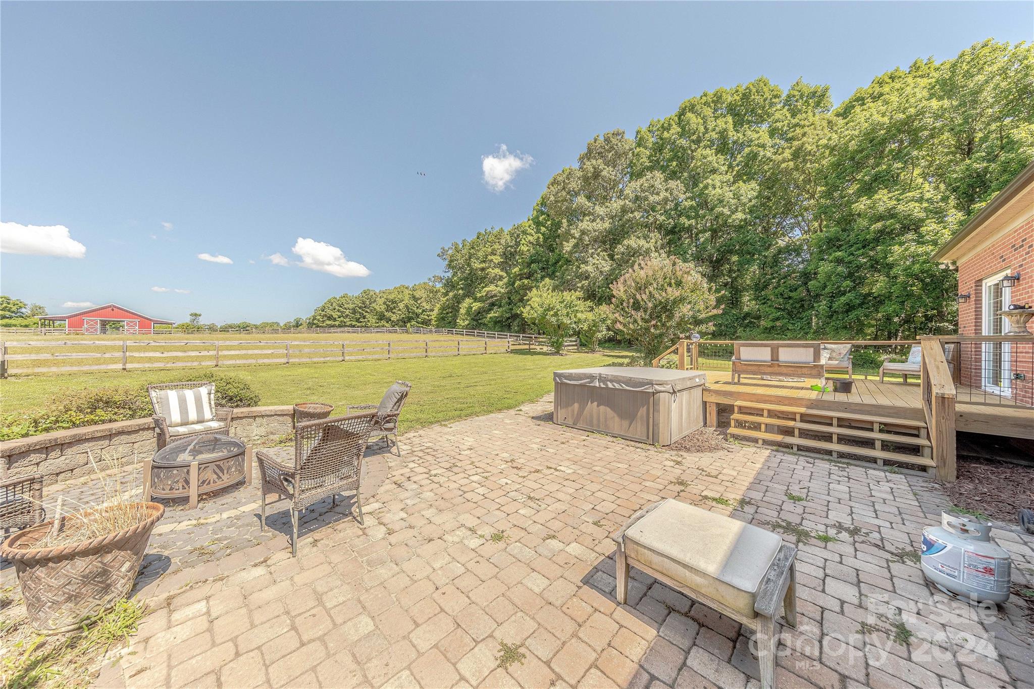 3611 Crow Road