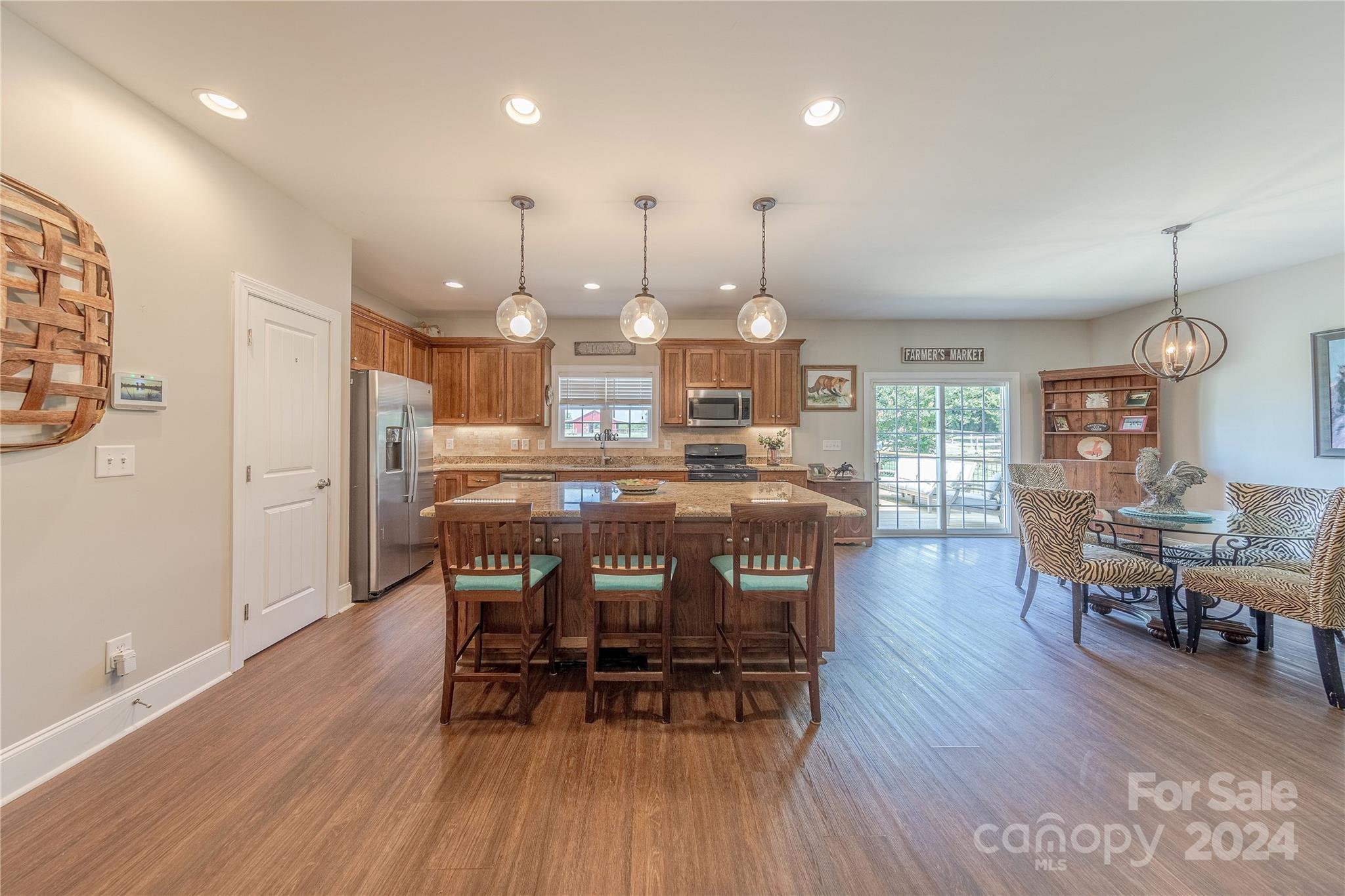 3611 Crow Road