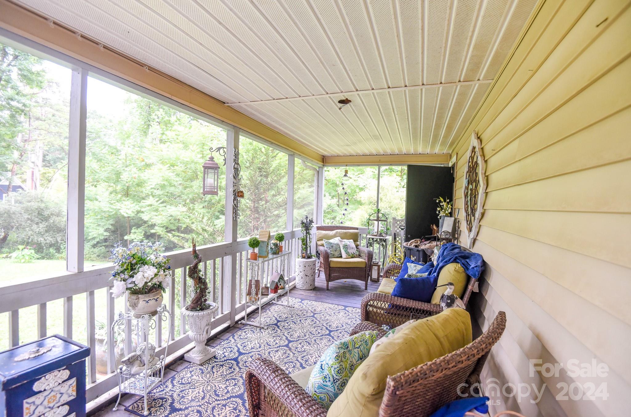6906 Wyndbend Lane