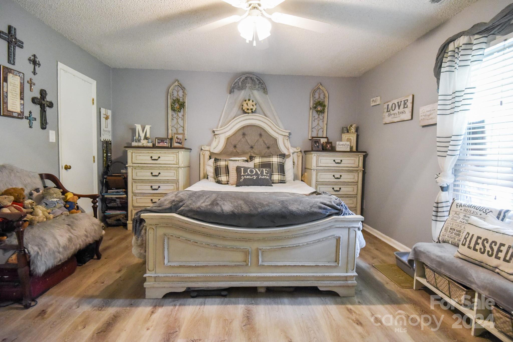 6906 Wyndbend Lane