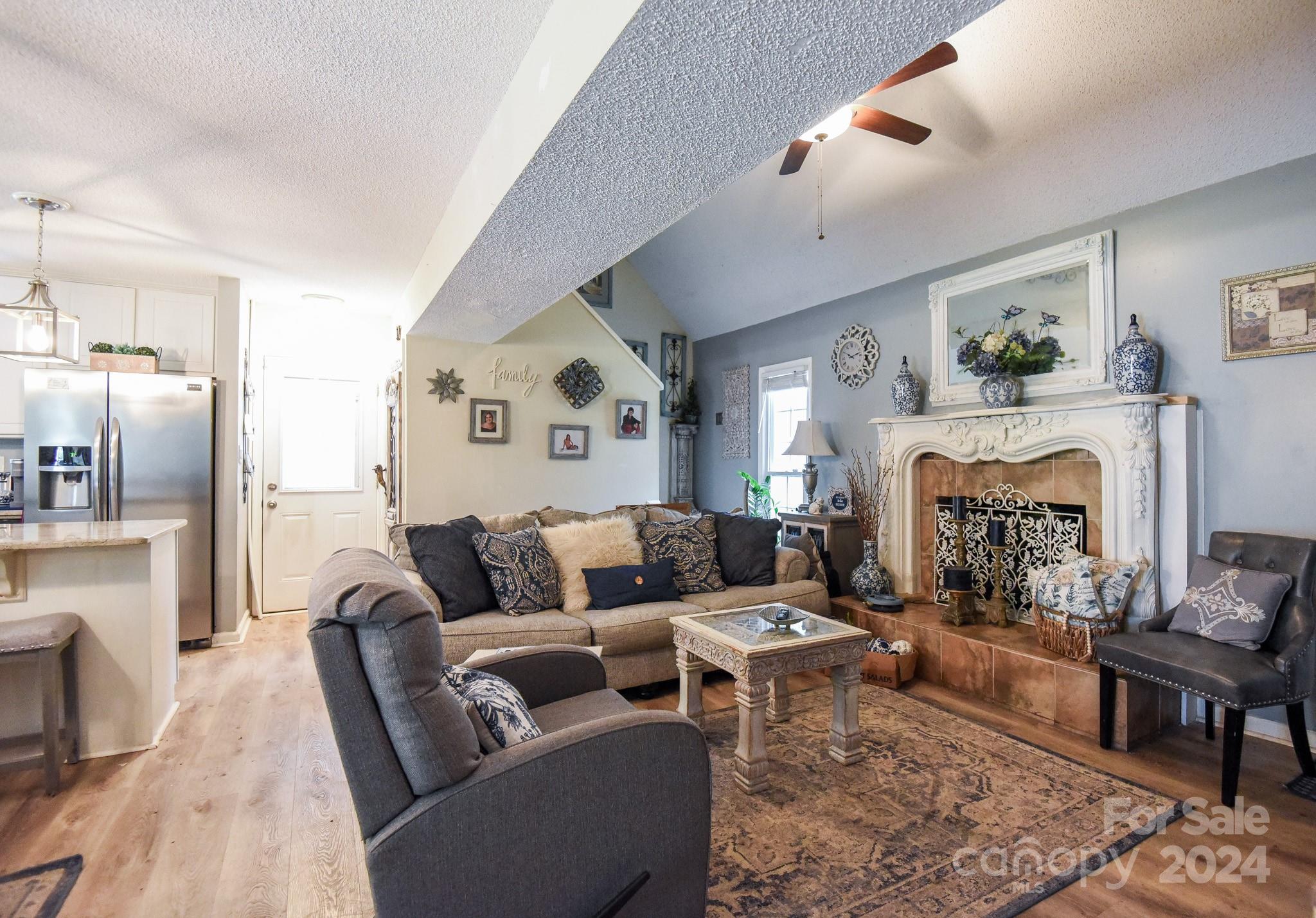 6906 Wyndbend Lane