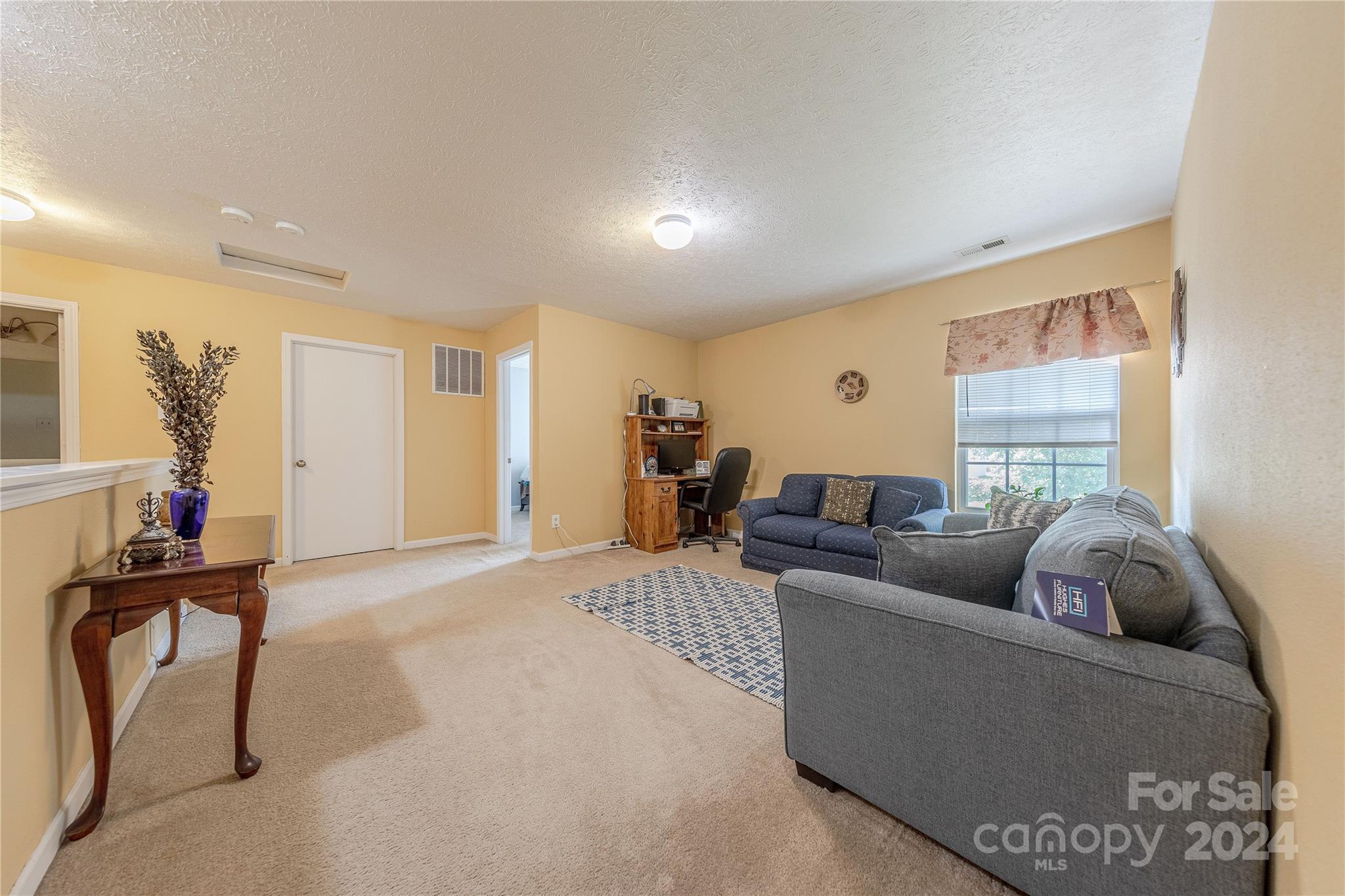 2205 Thorn Crest Drive