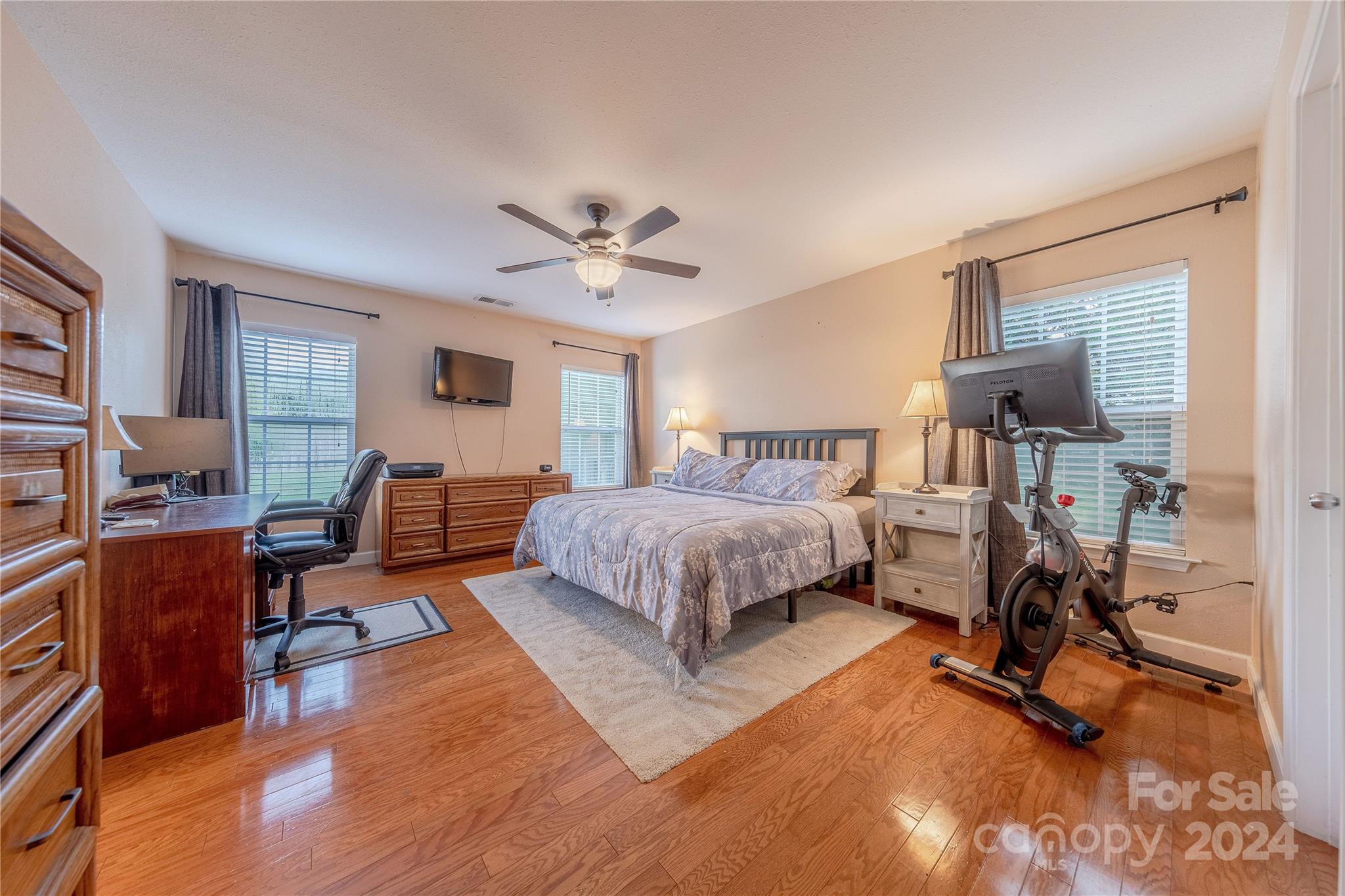 15212 Edgewater Forest Lane