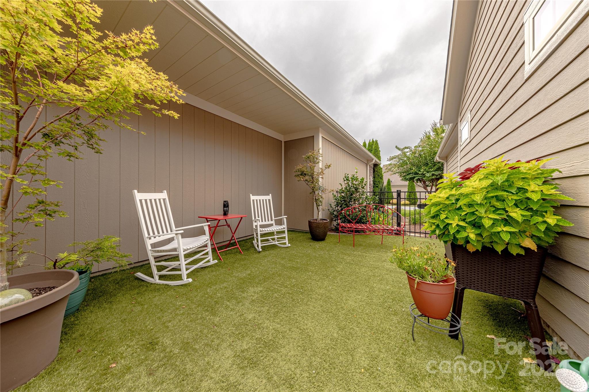 1202 Waypoint Court