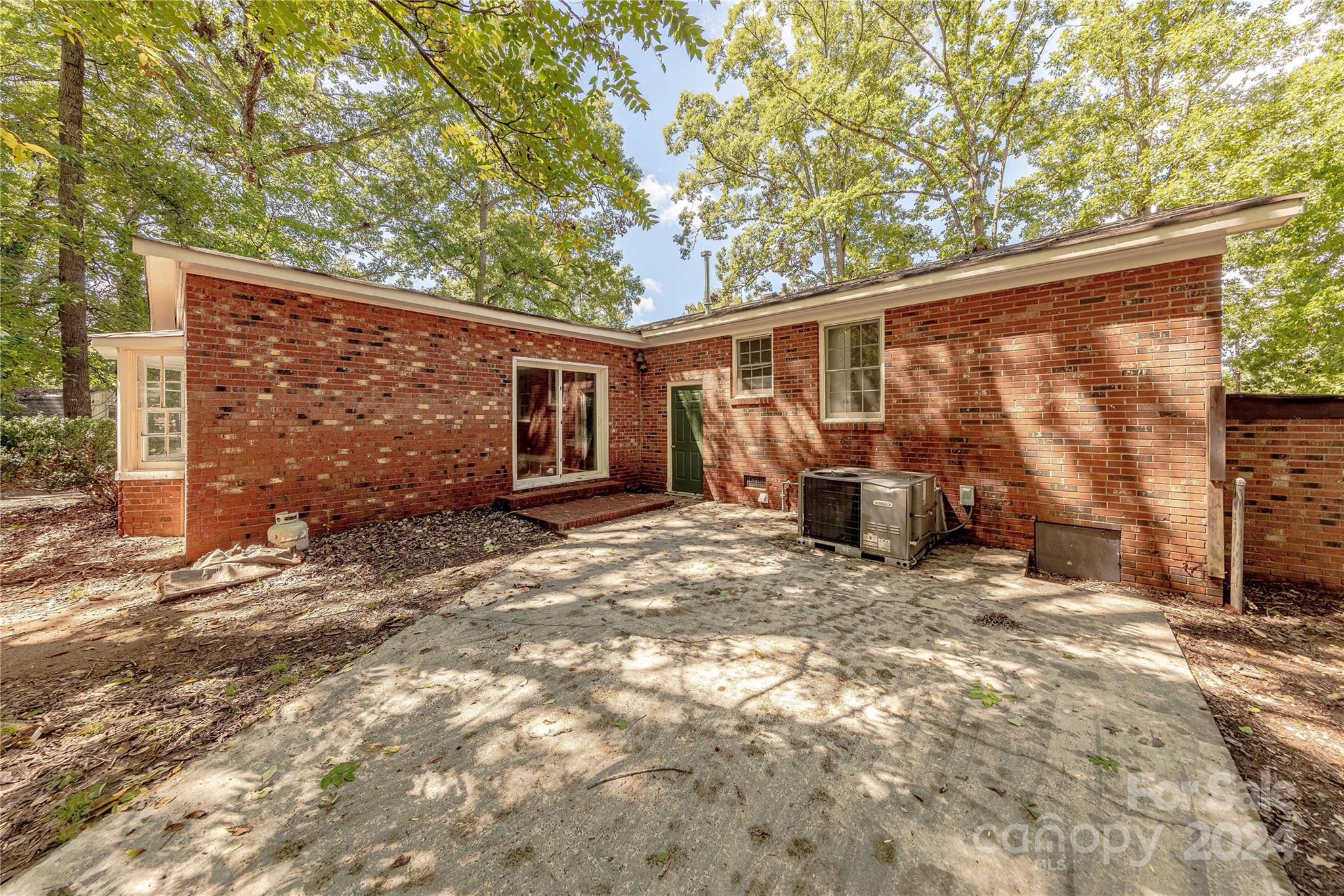 1513 Greenview Place