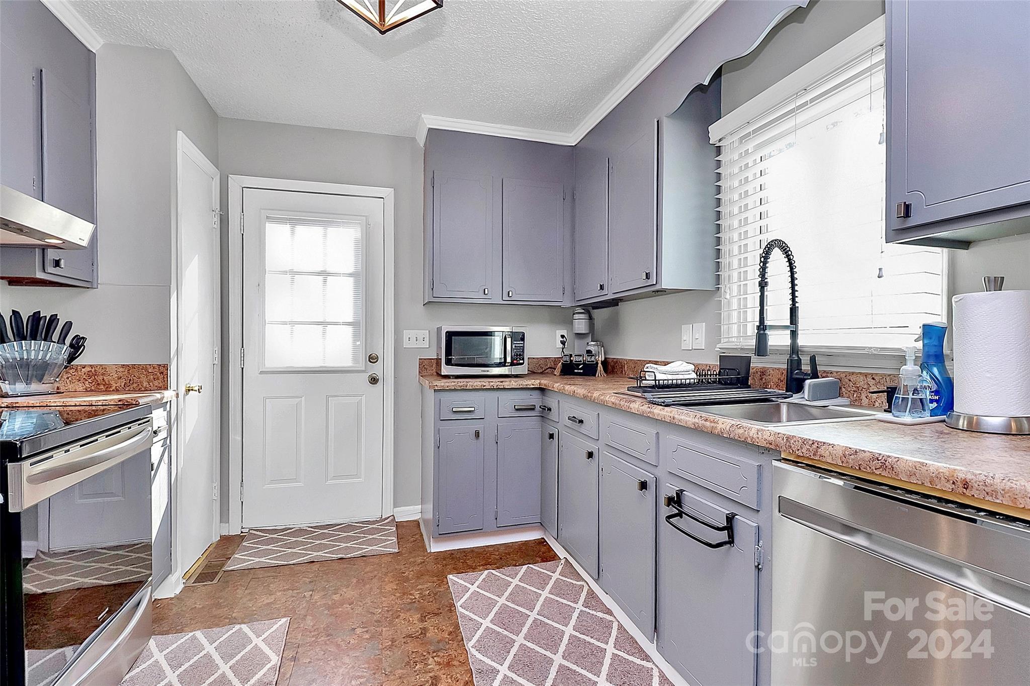 301 Red Roan Place