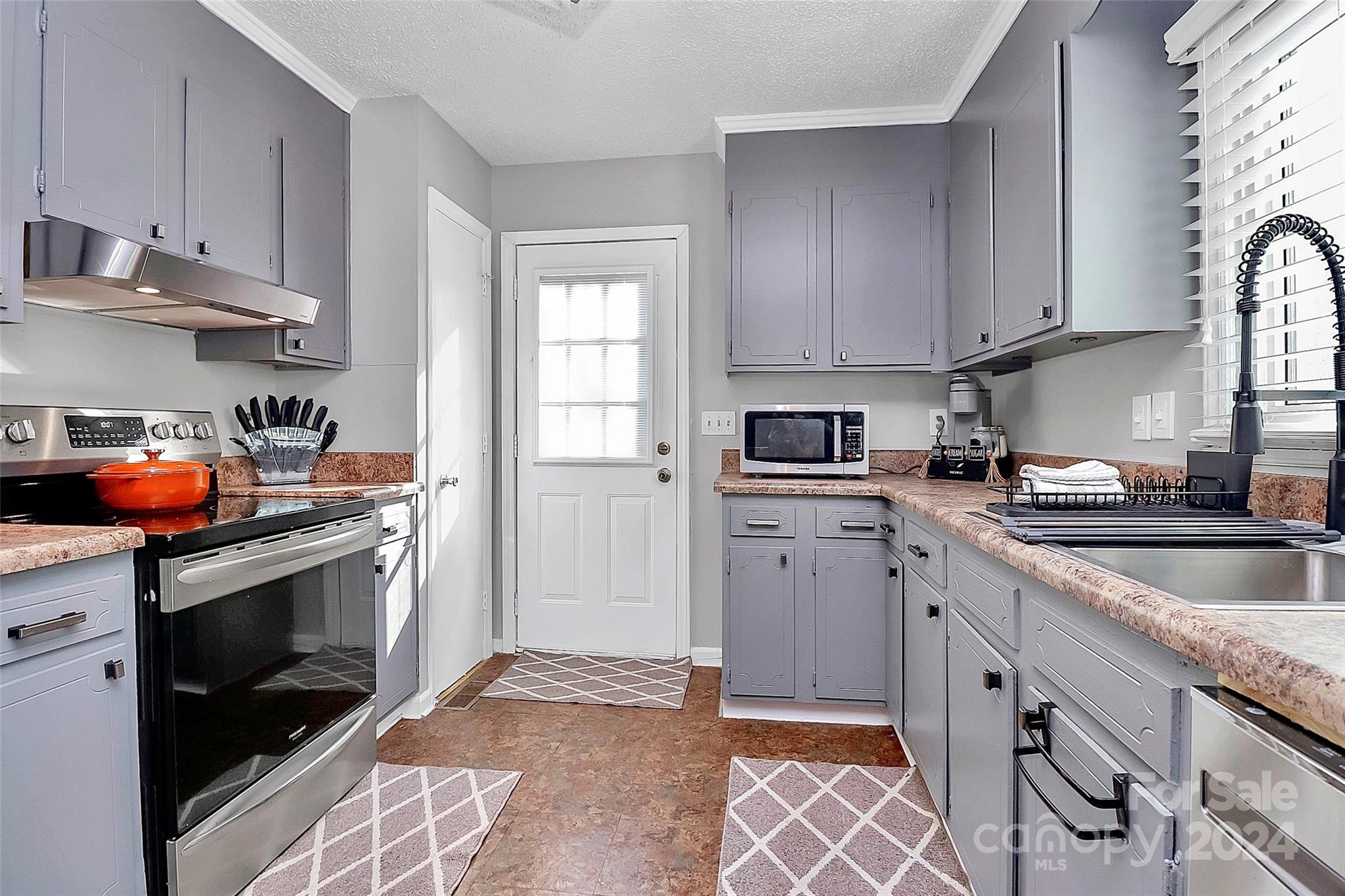 301 Red Roan Place