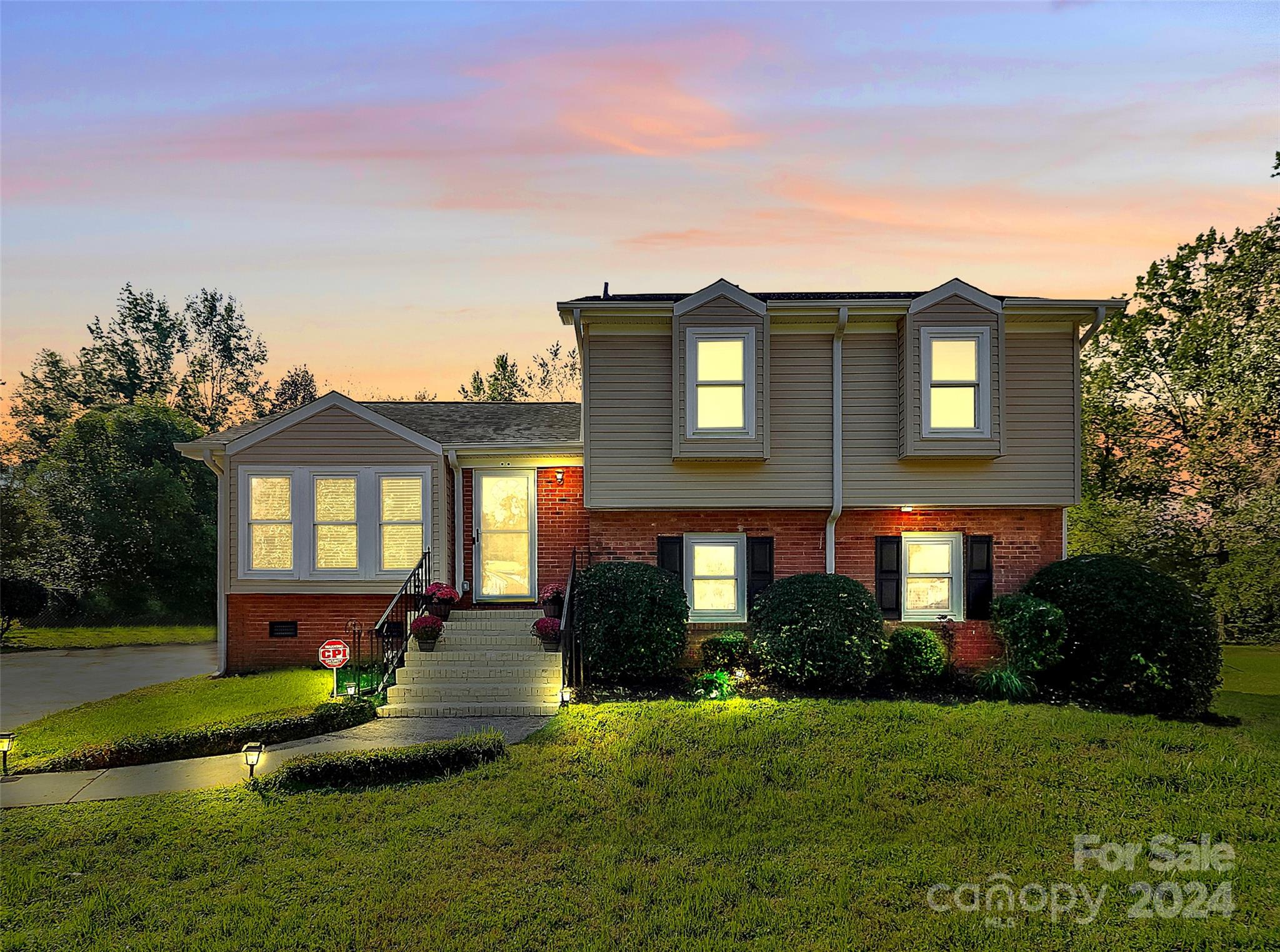 301 Red Roan Place