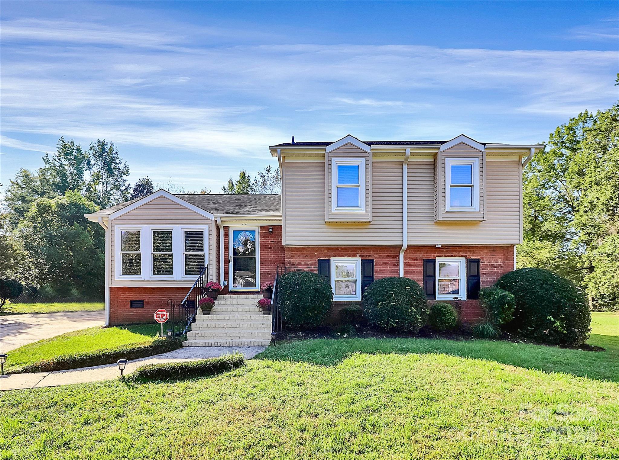 301 Red Roan Place