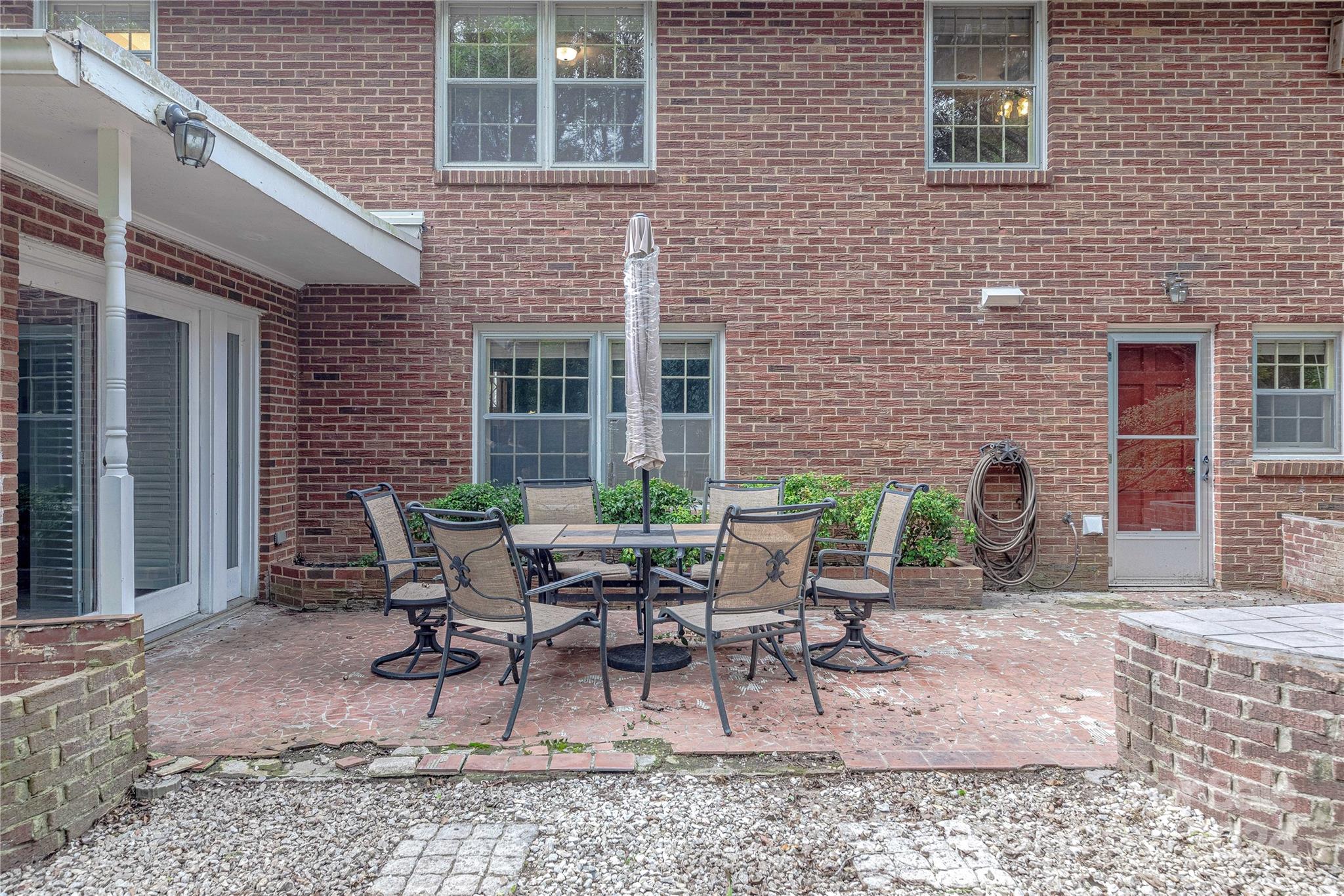 810 Regency Drive