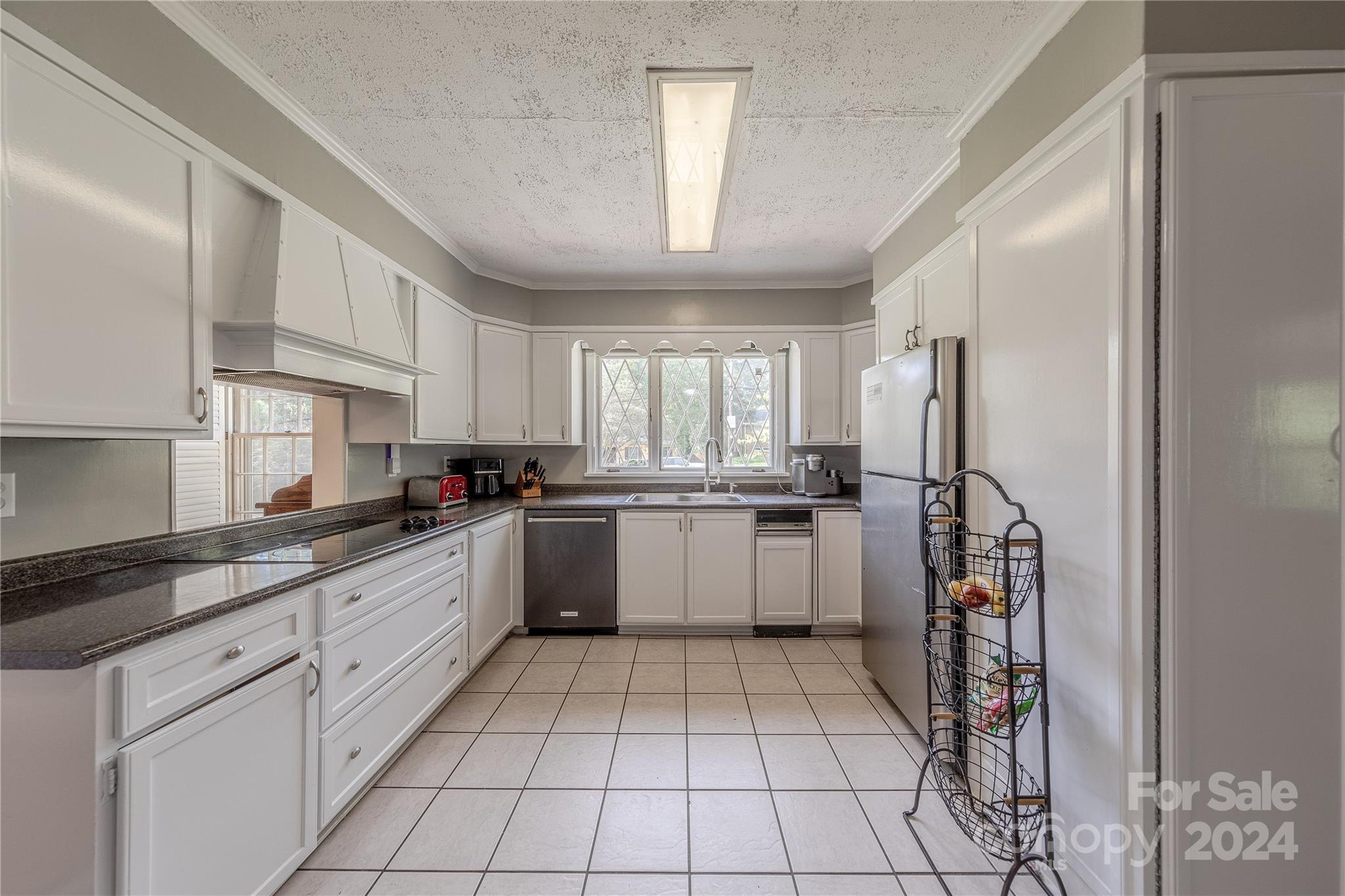 810 Regency Drive