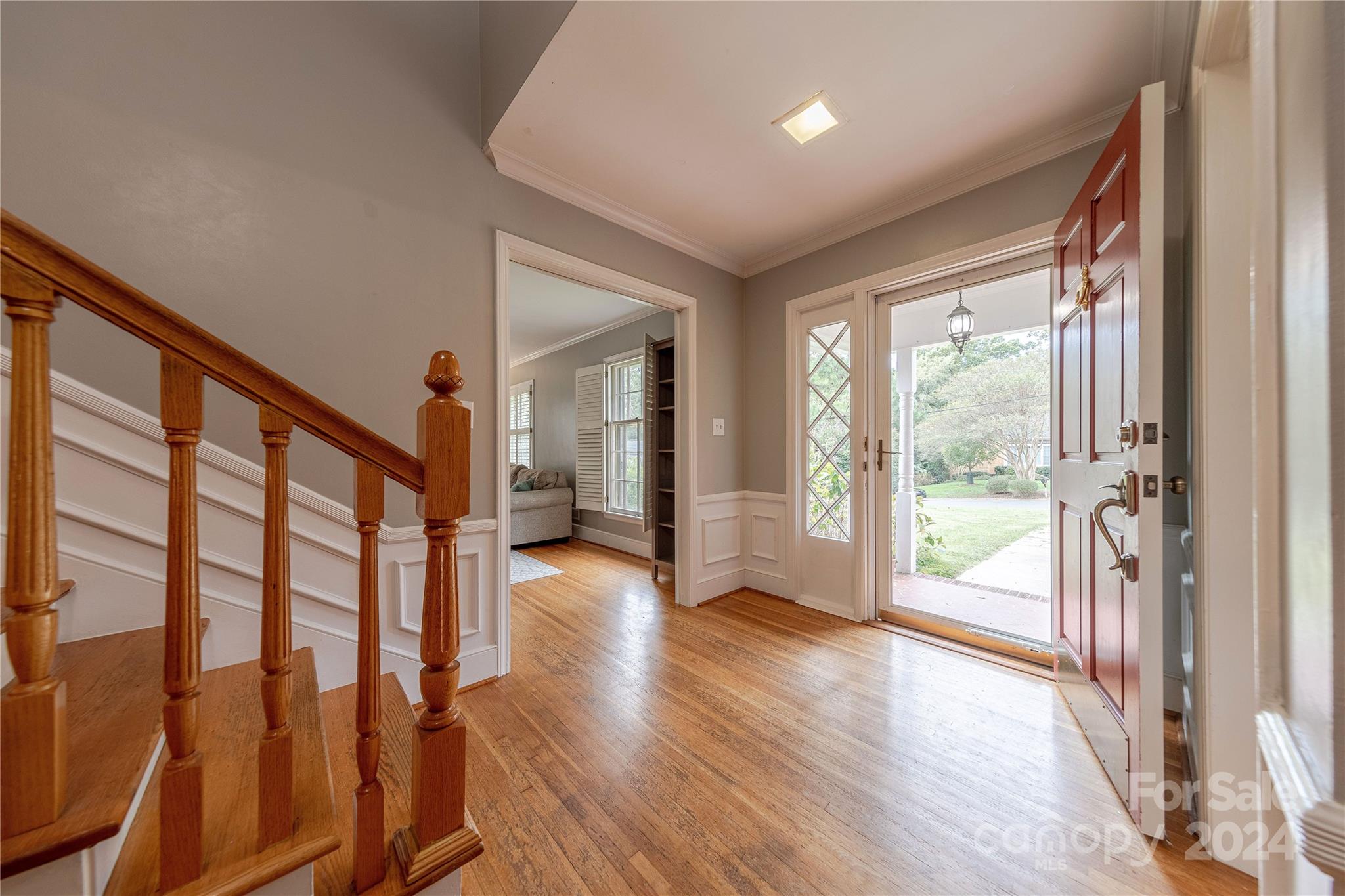 810 Regency Drive