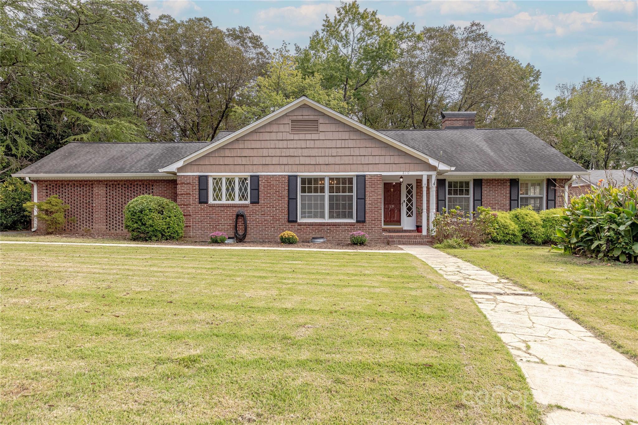 810 Regency Drive