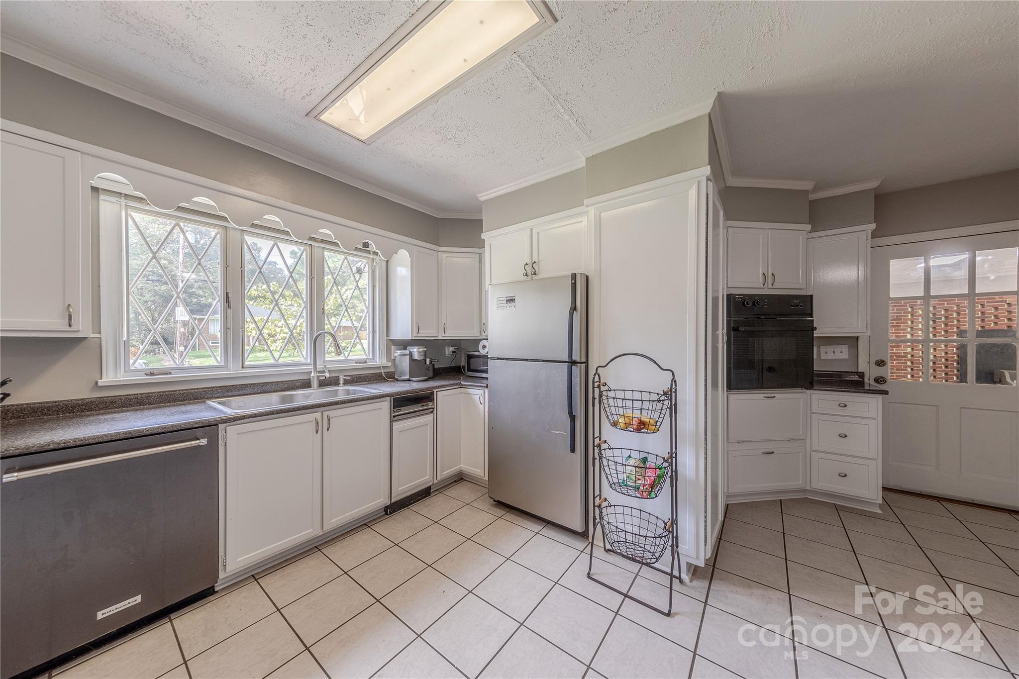 810 Regency Drive