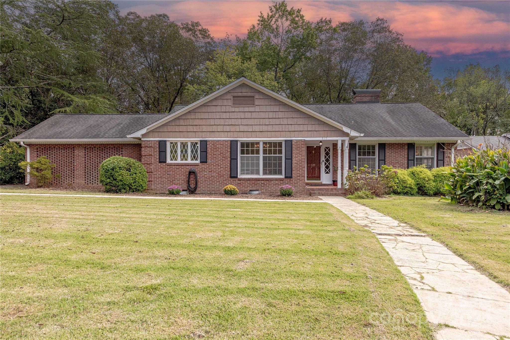 810 Regency Drive