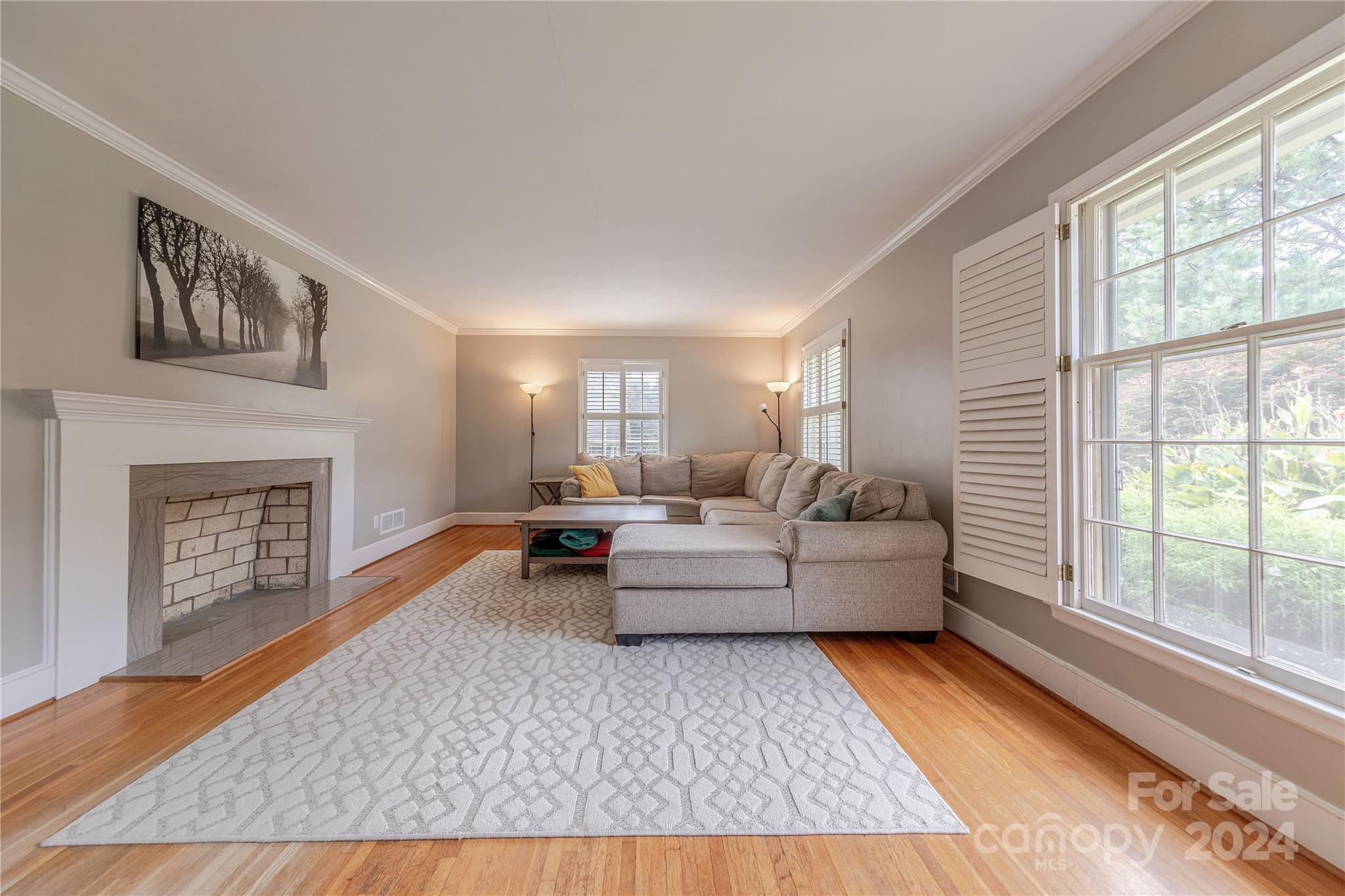 810 Regency Drive
