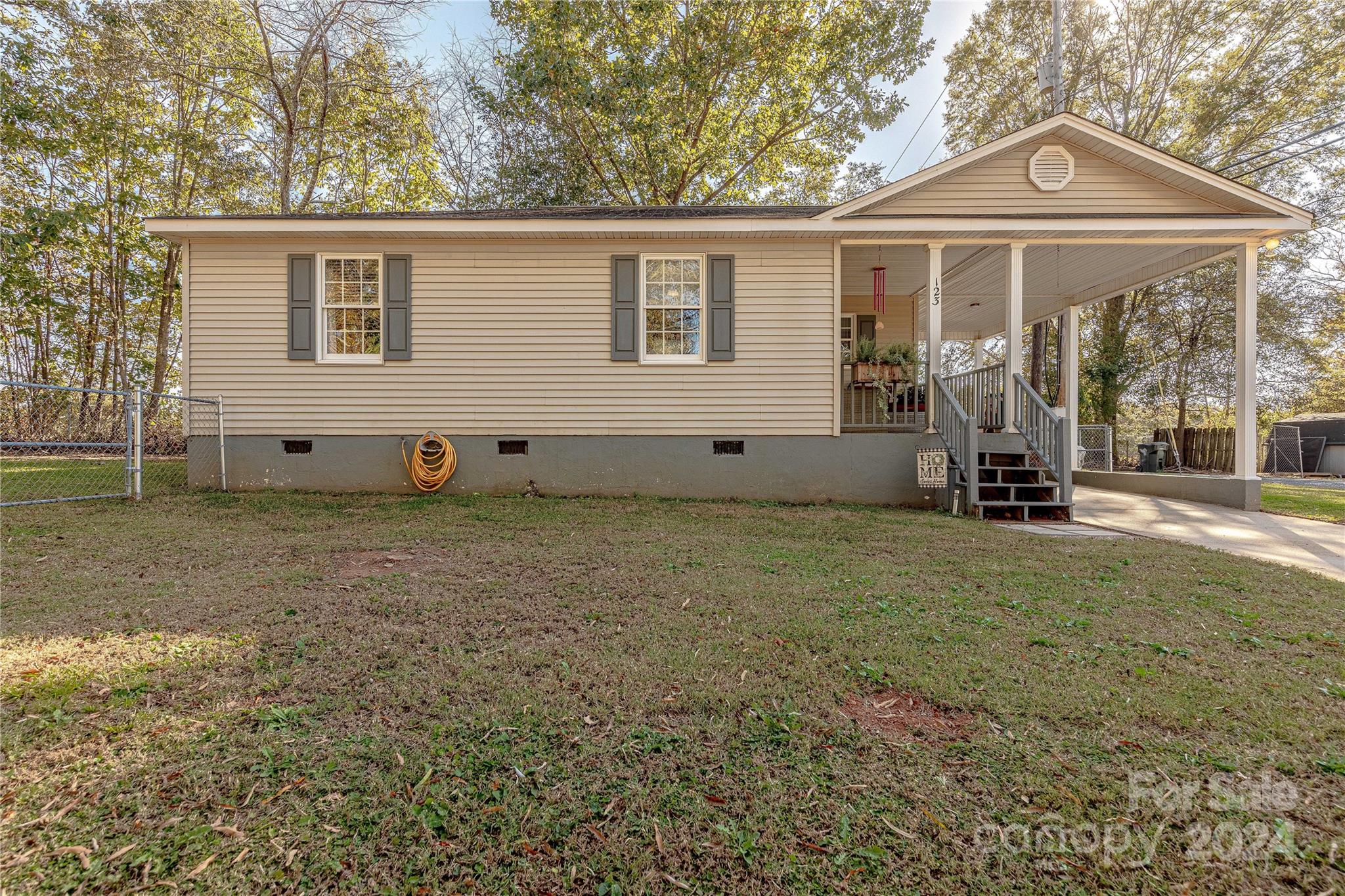123 Lackey Street