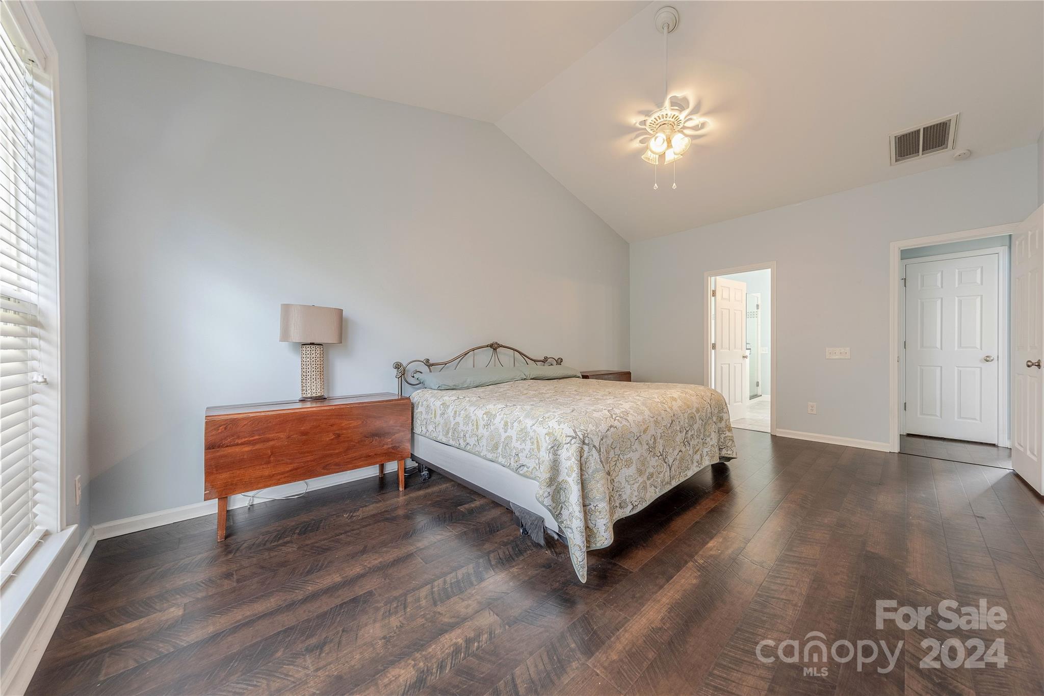 2422 Beacon Forest Drive