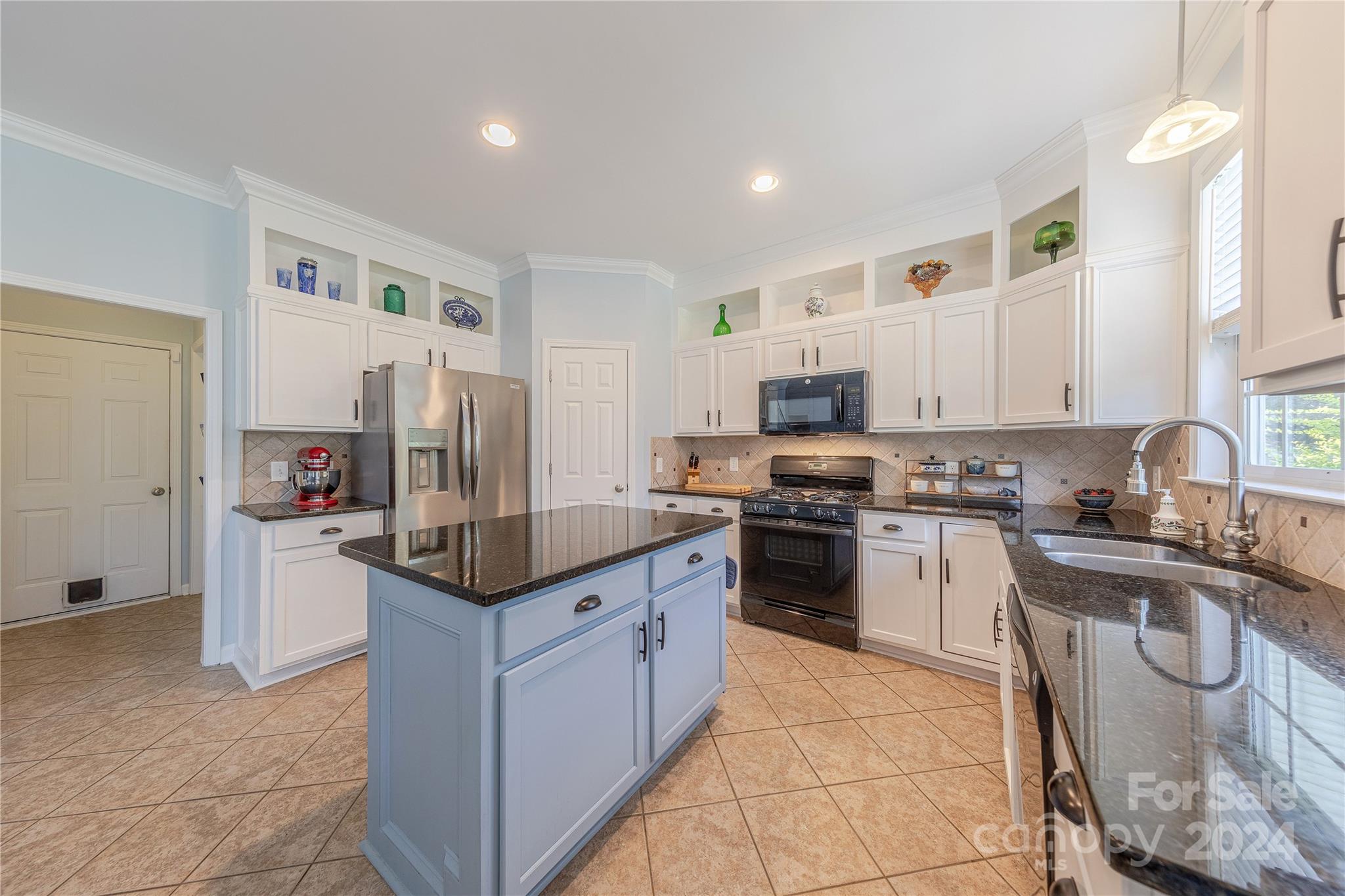 2422 Beacon Forest Drive