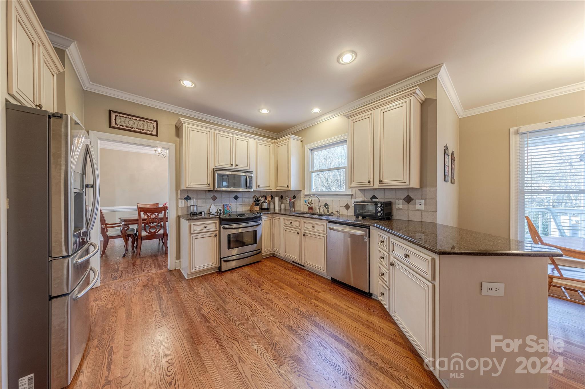 6906 Red Maple Drive