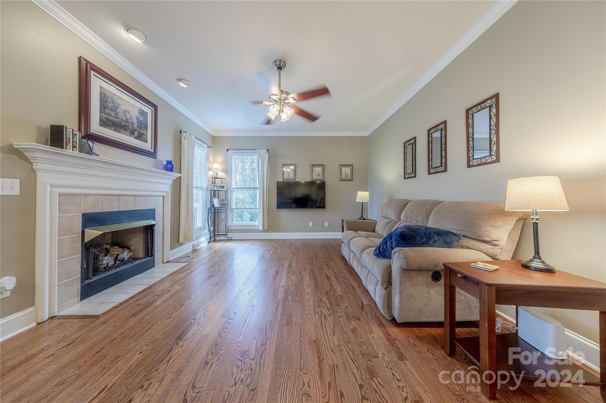 6906 Red Maple Drive