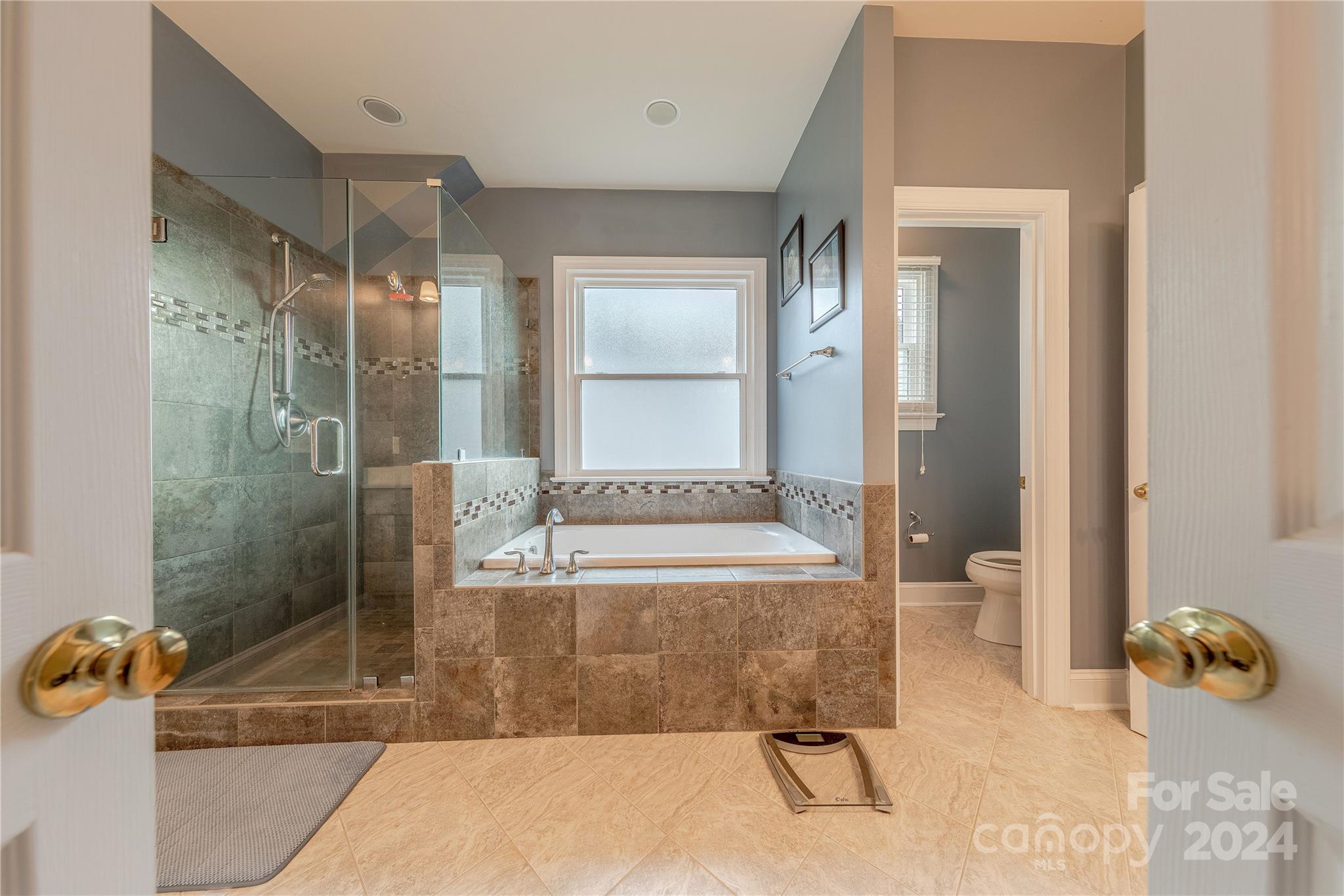 6906 Red Maple Drive