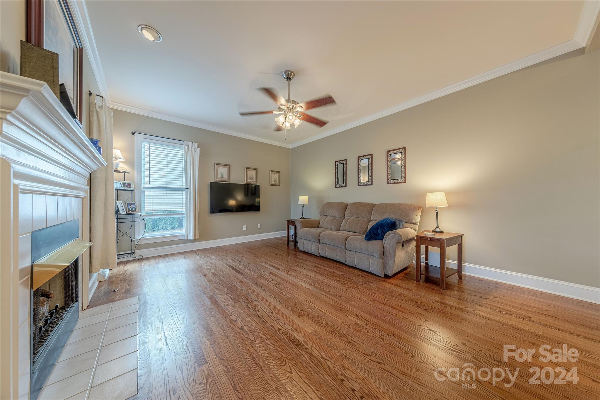 6906 Red Maple Drive