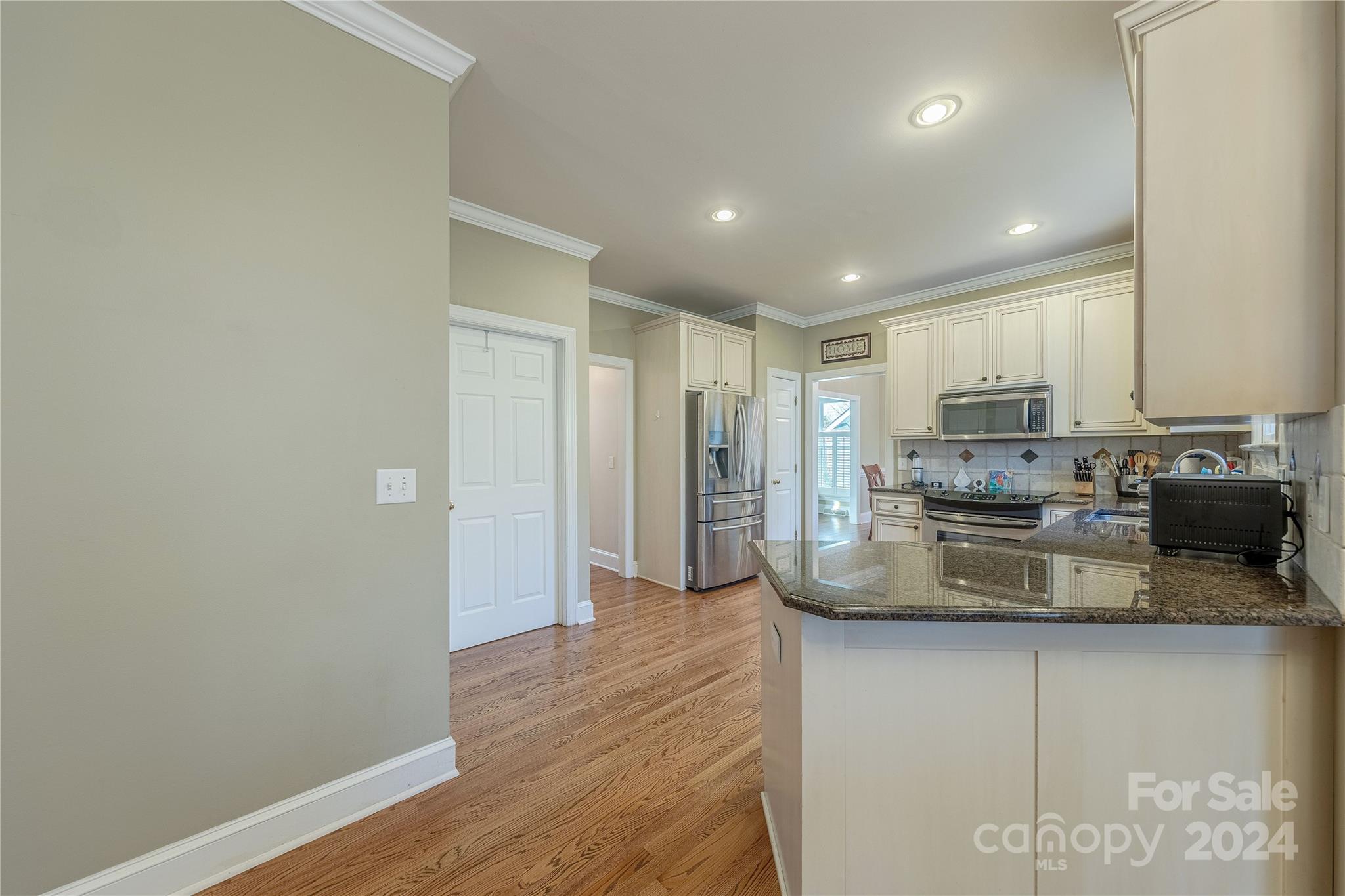 6906 Red Maple Drive