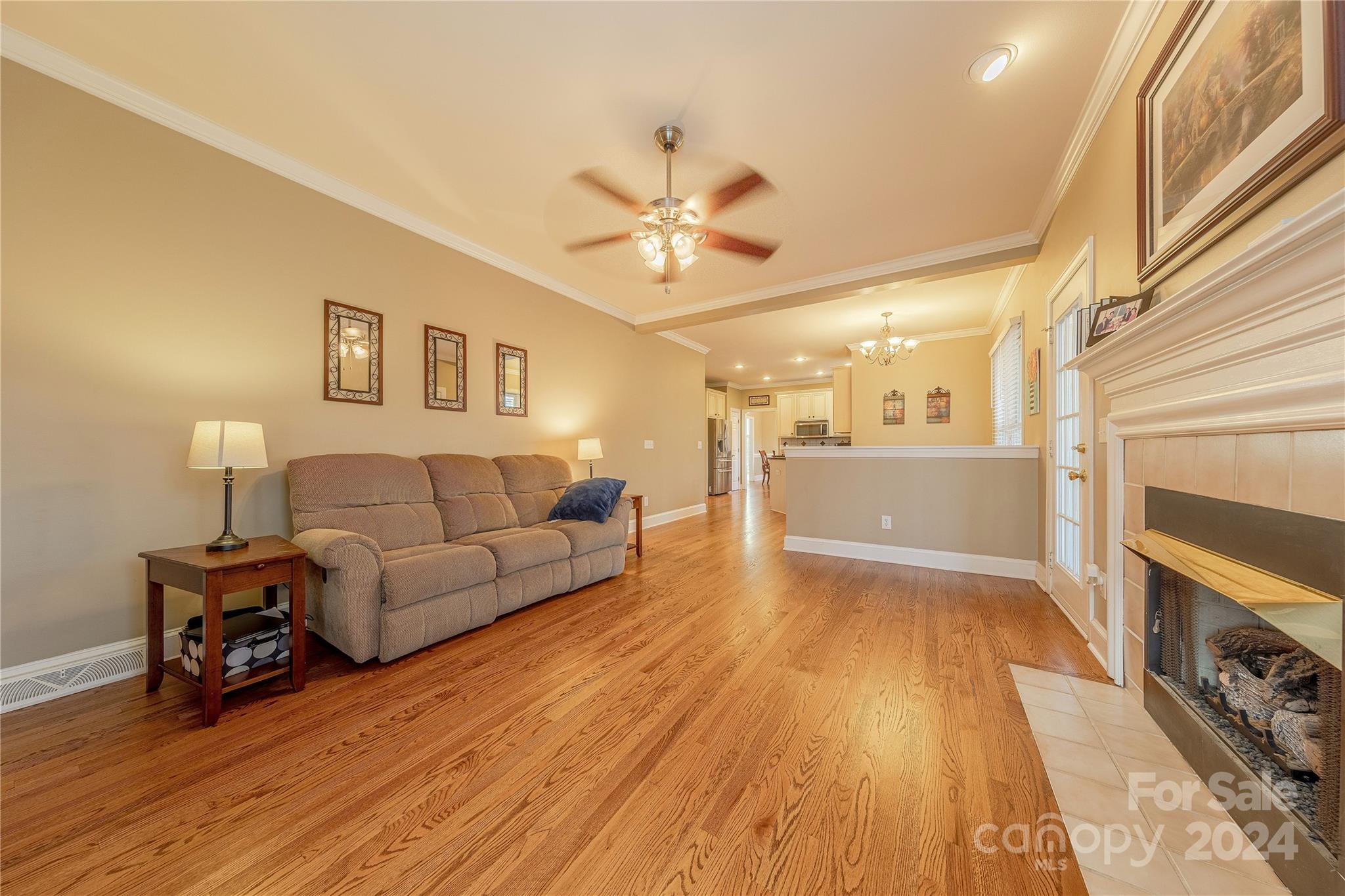 6906 Red Maple Drive