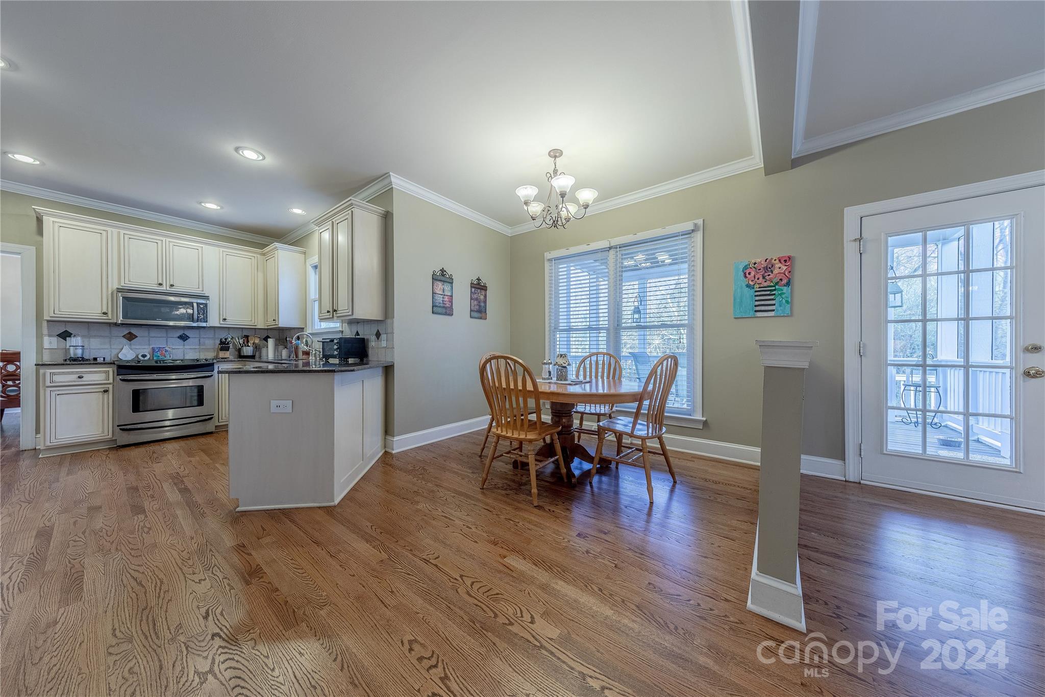 6906 Red Maple Drive