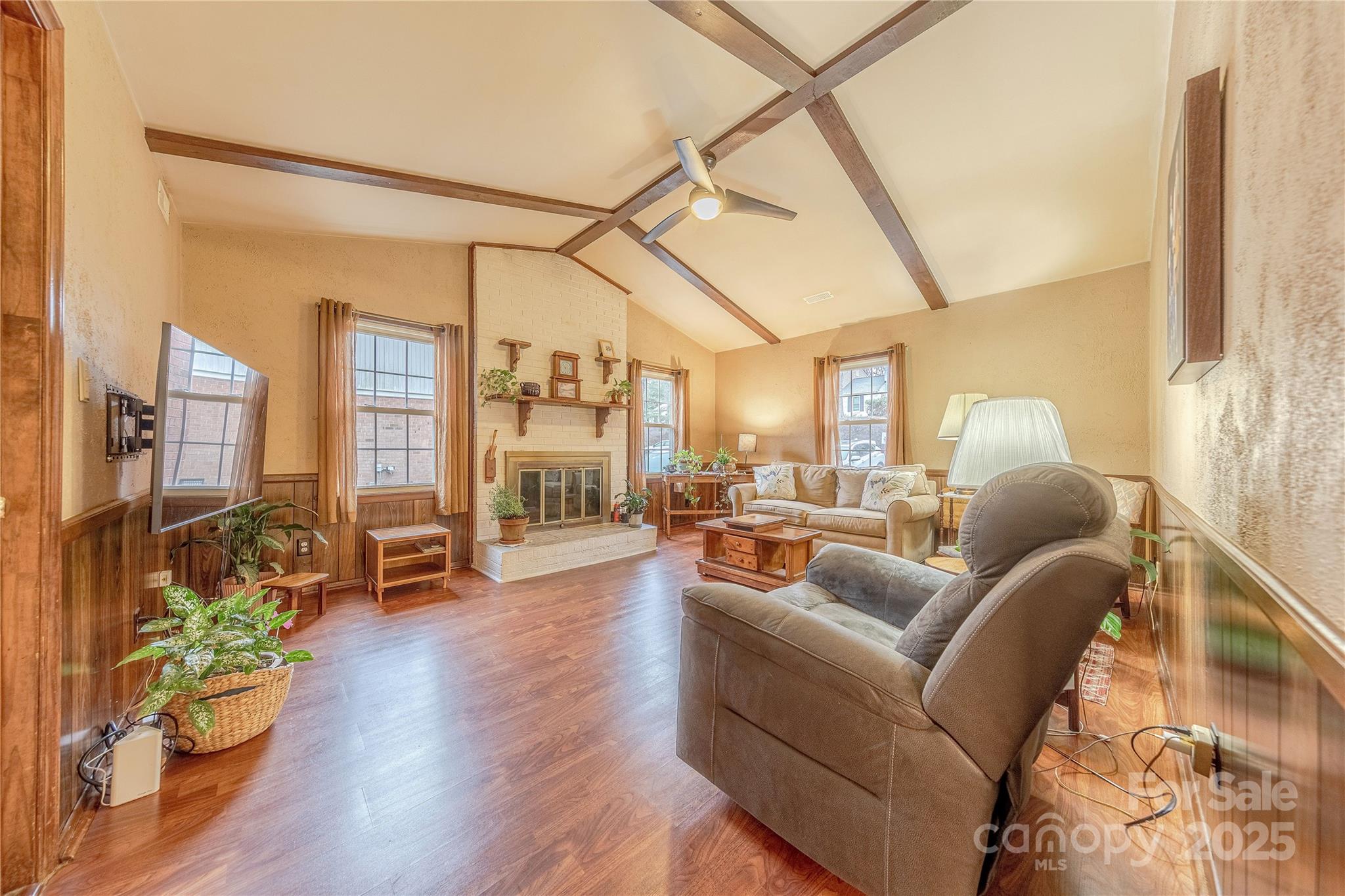 4840 Autumn Leaf Lane