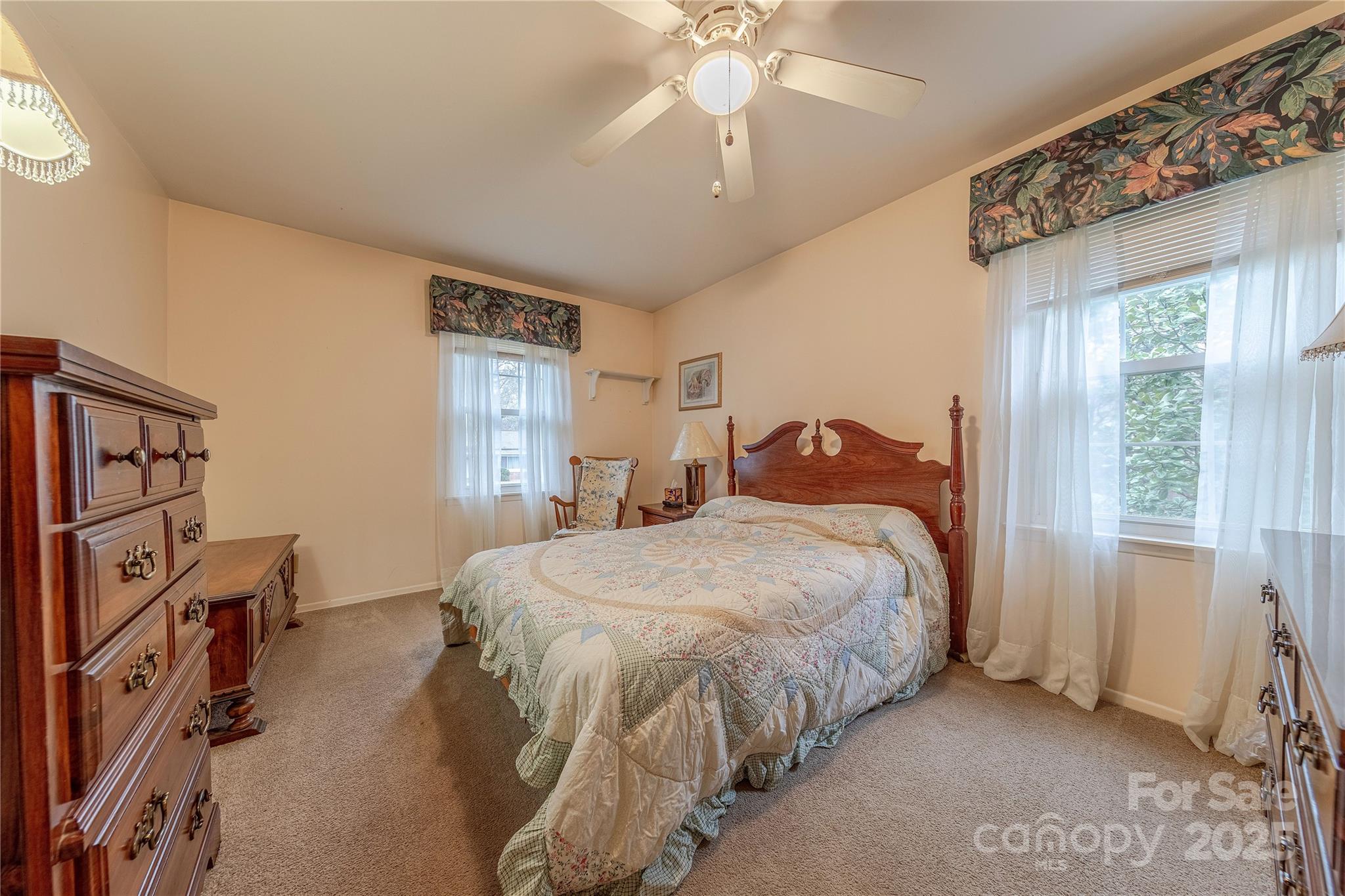 4840 Autumn Leaf Lane