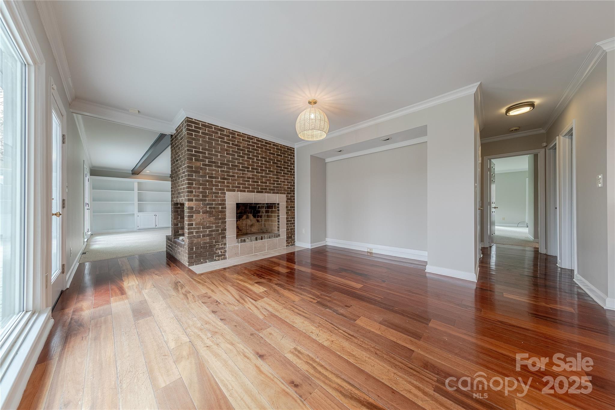 10101 Woodview Circle