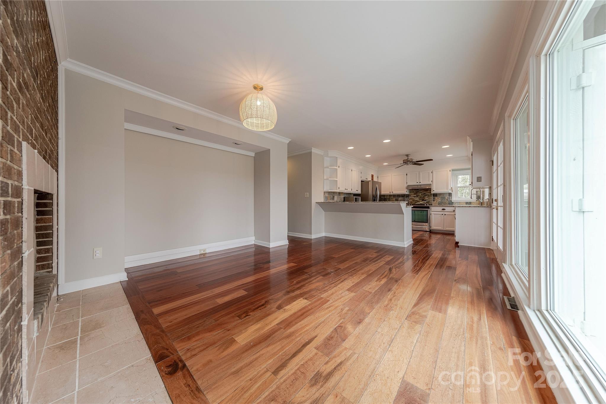 10101 Woodview Circle