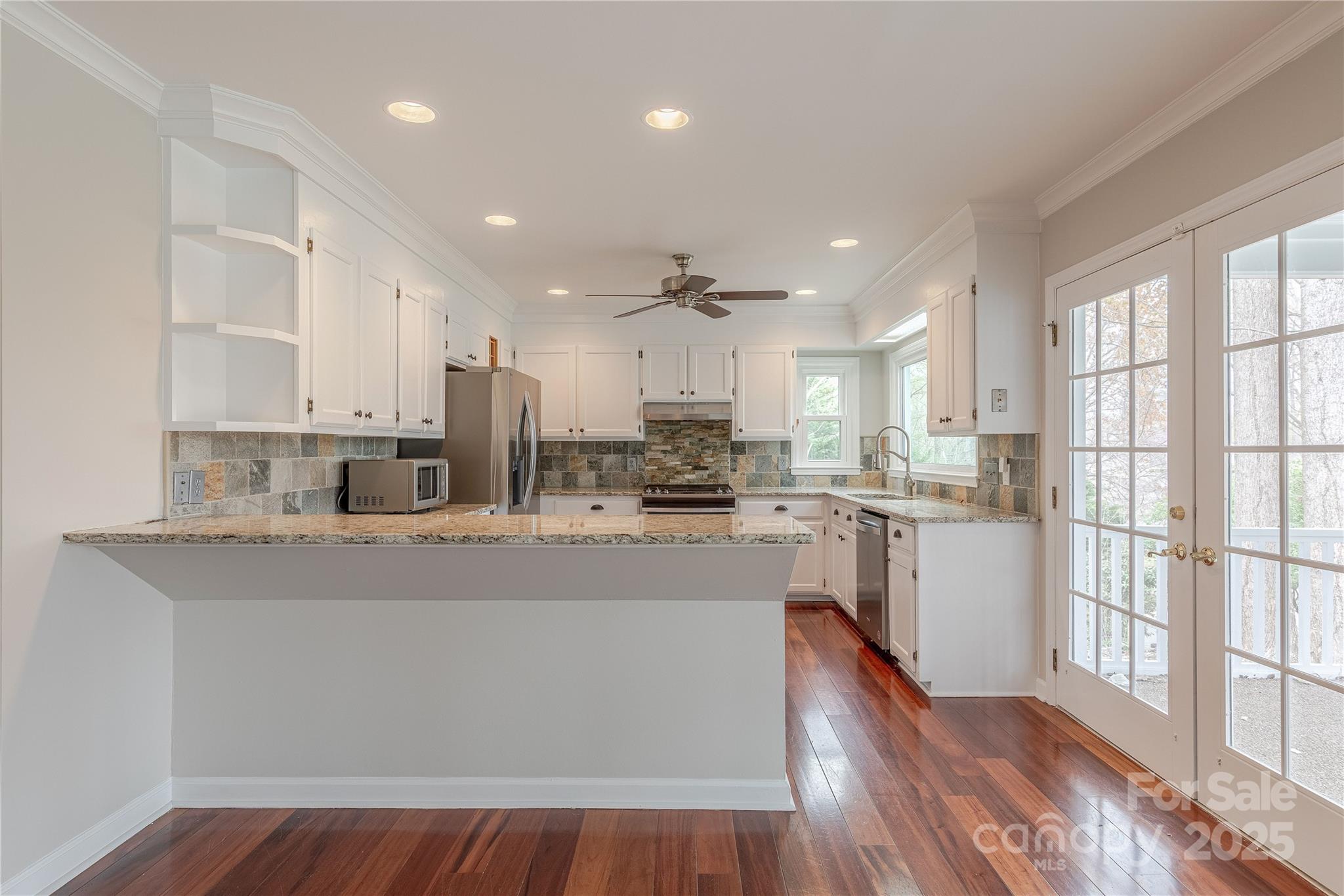 10101 Woodview Circle