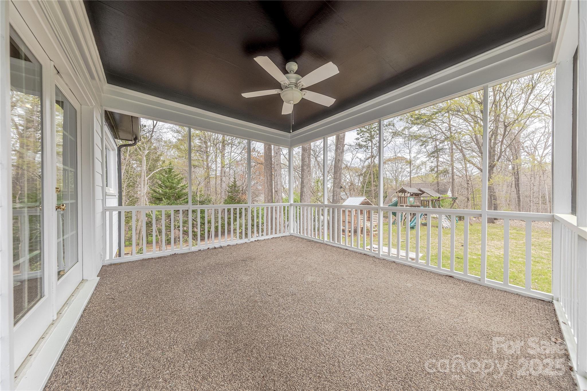 10101 Woodview Circle