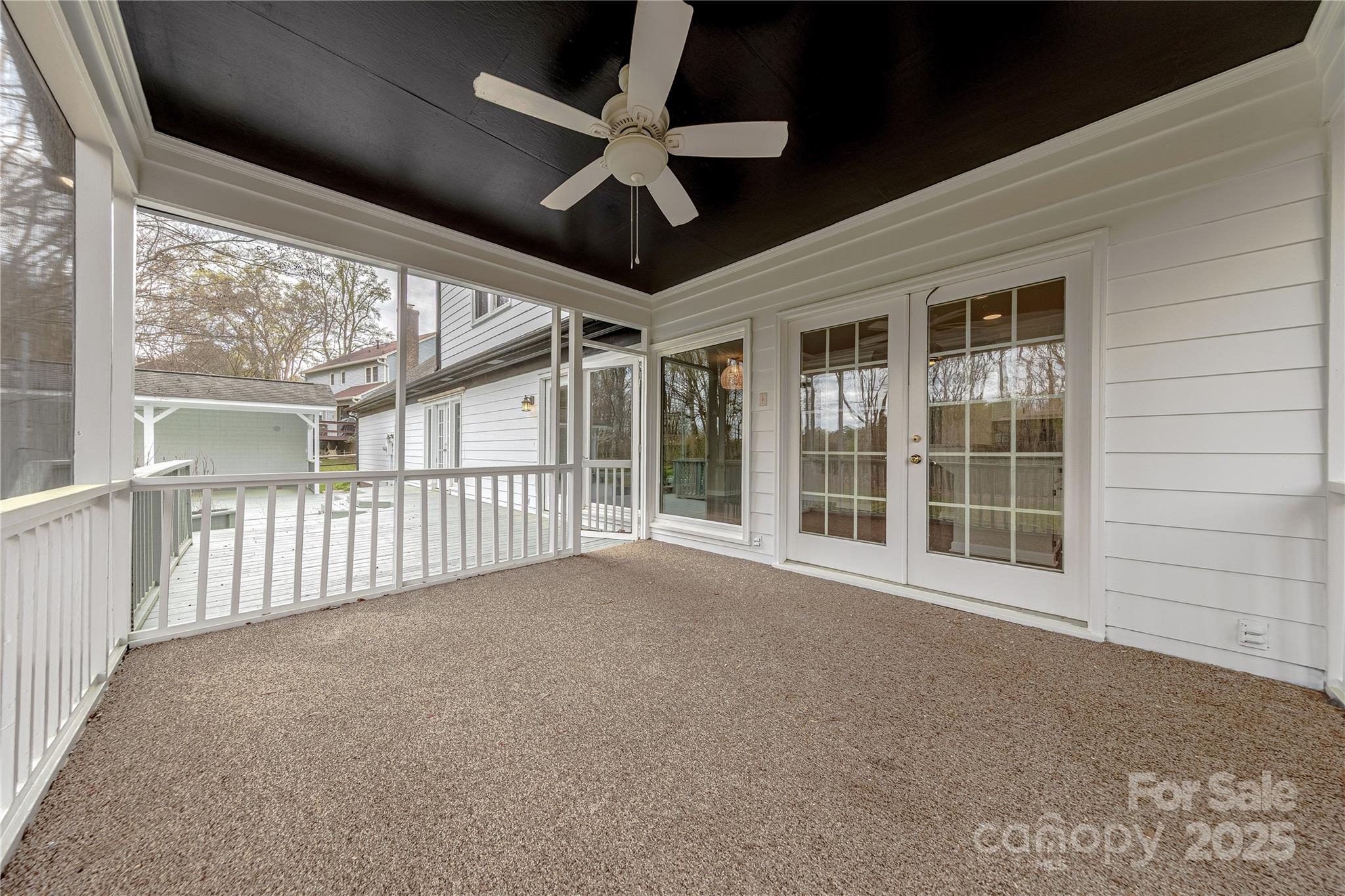 10101 Woodview Circle