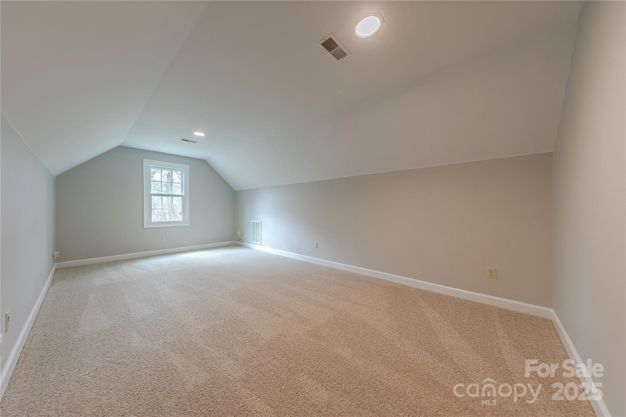 10101 Woodview Circle