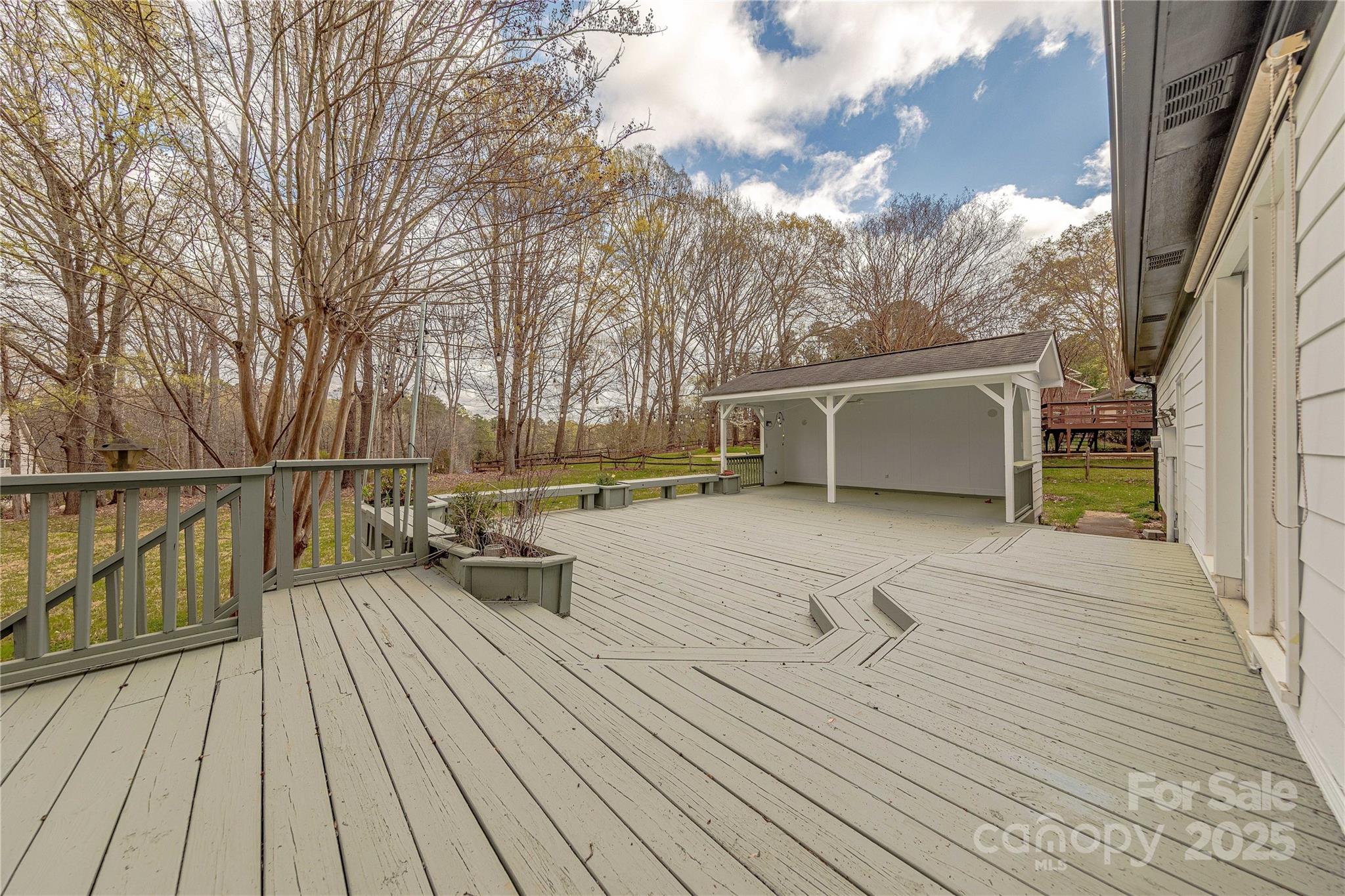 10101 Woodview Circle