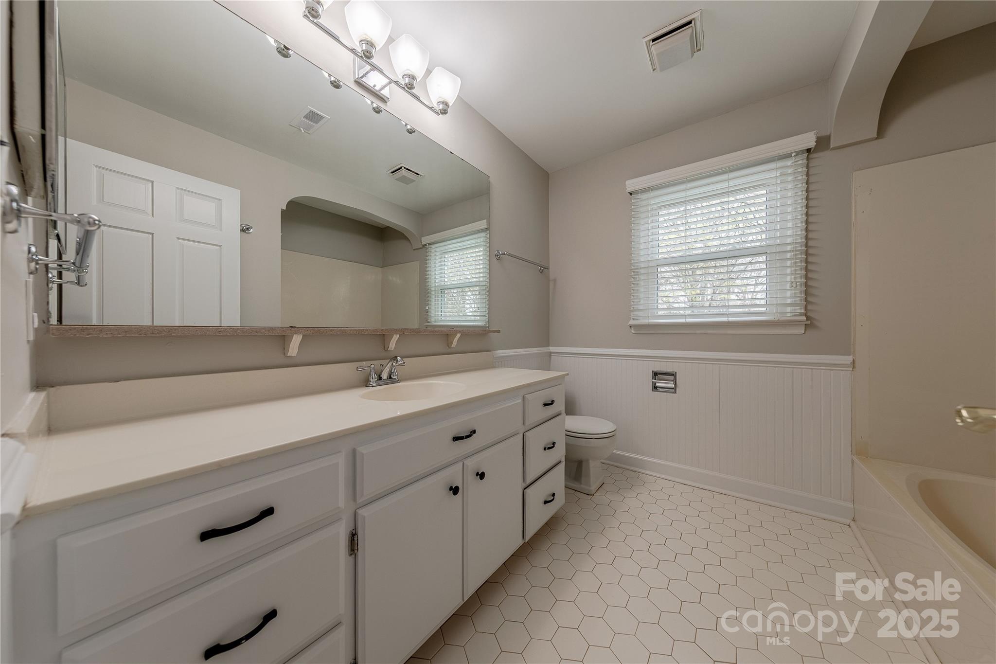 10101 Woodview Circle