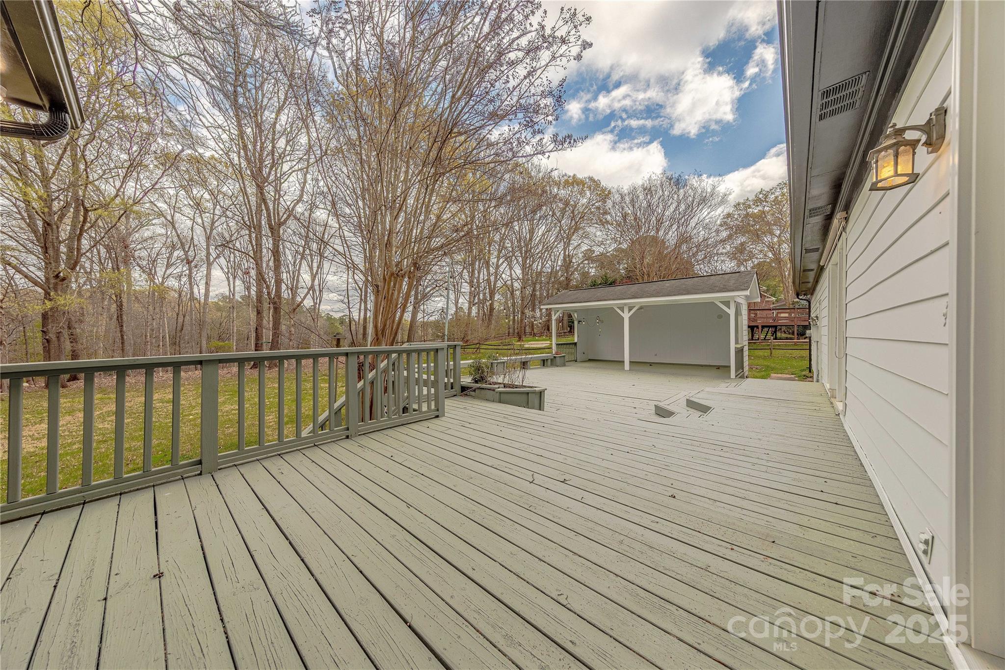 10101 Woodview Circle