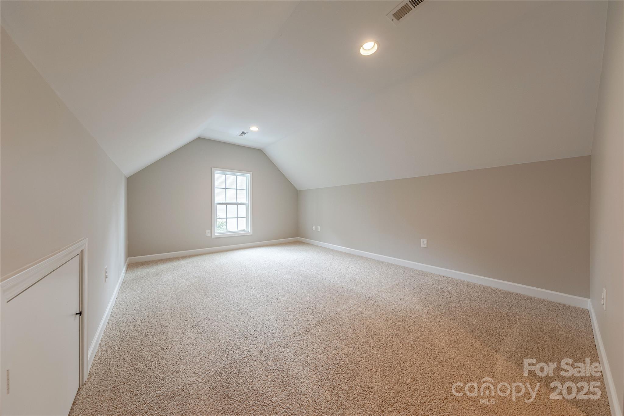 10101 Woodview Circle