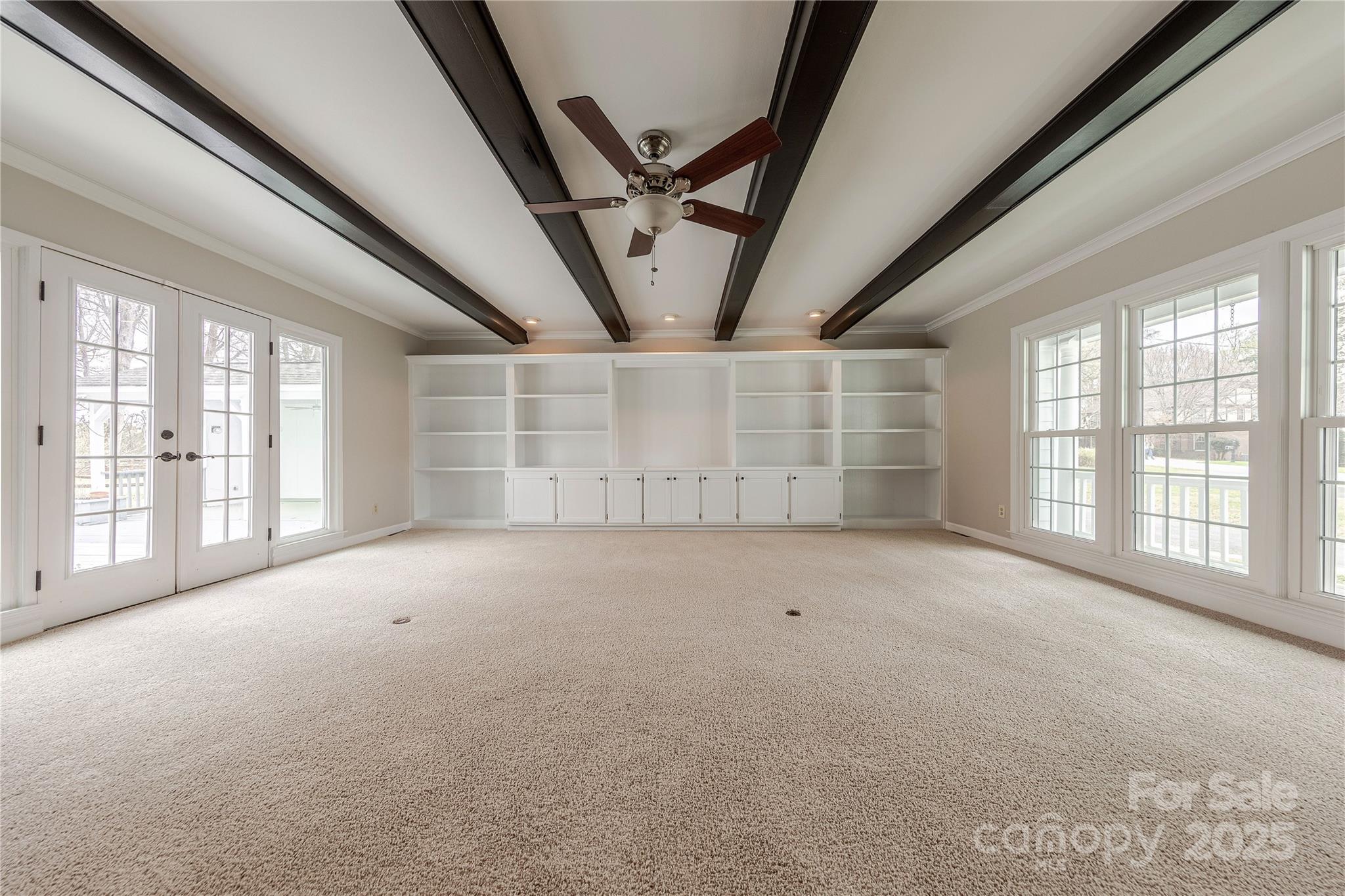 10101 Woodview Circle