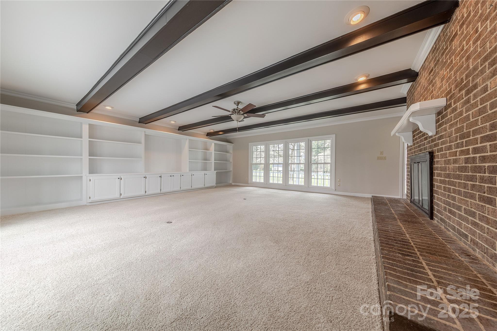 10101 Woodview Circle